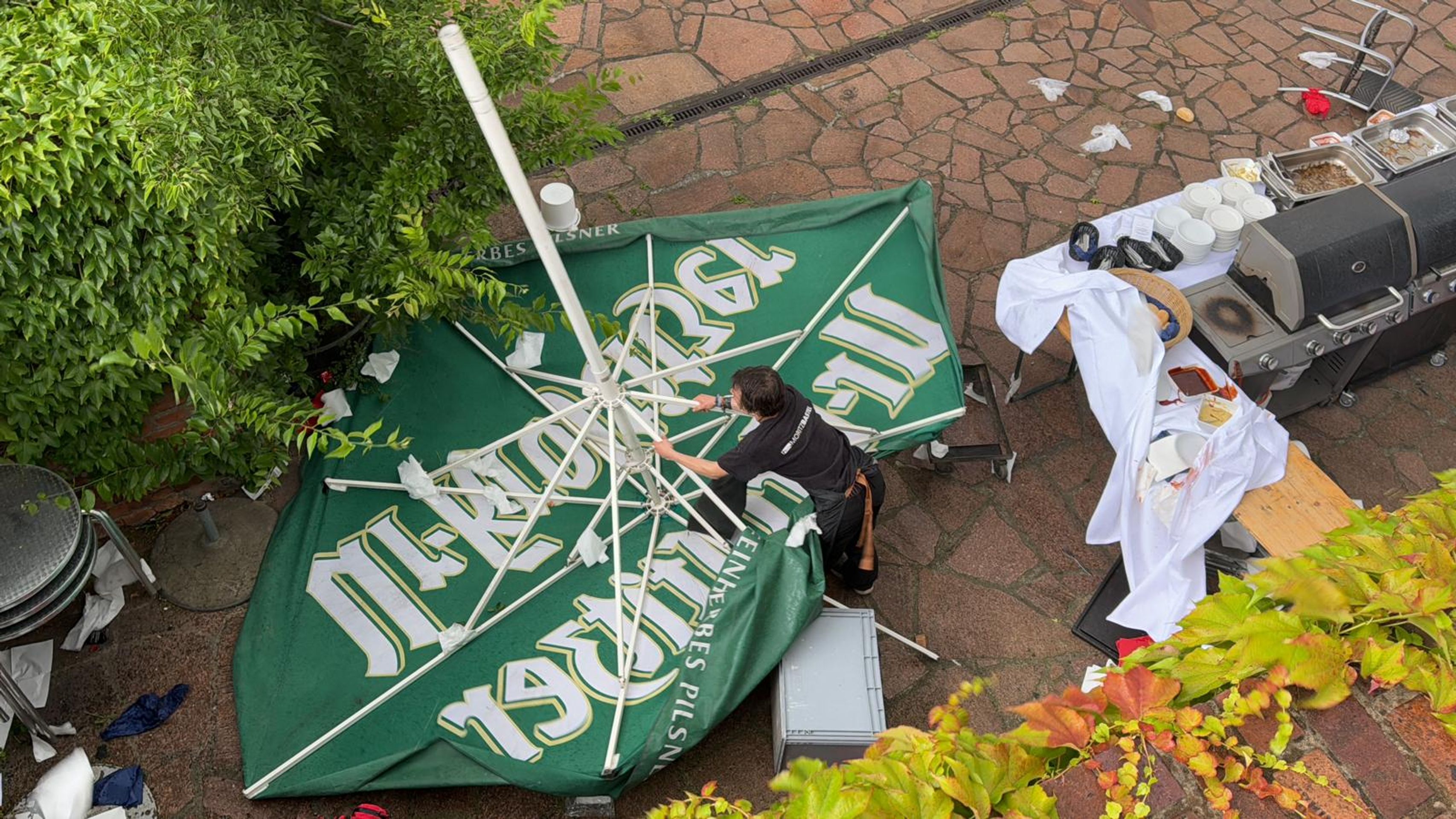 Český fotbalový dům postihl orkán - Český fotbalový dům postihl orkán (8/10)