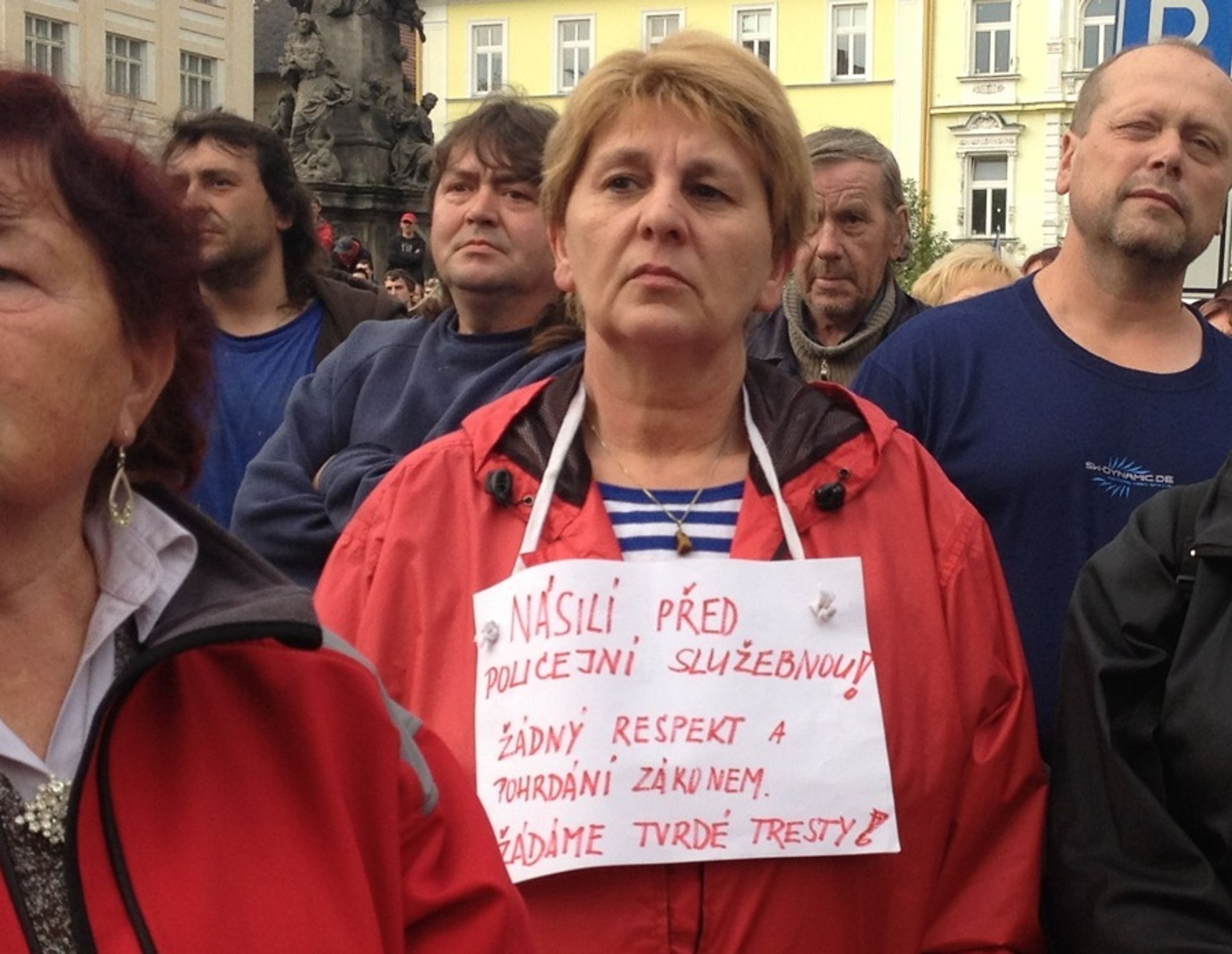 Demonstrace na náměstí v Duchcově - 2 - 3 - GALERIE: Demonstrace na náměstí v Duchcově - 2 (2/4)