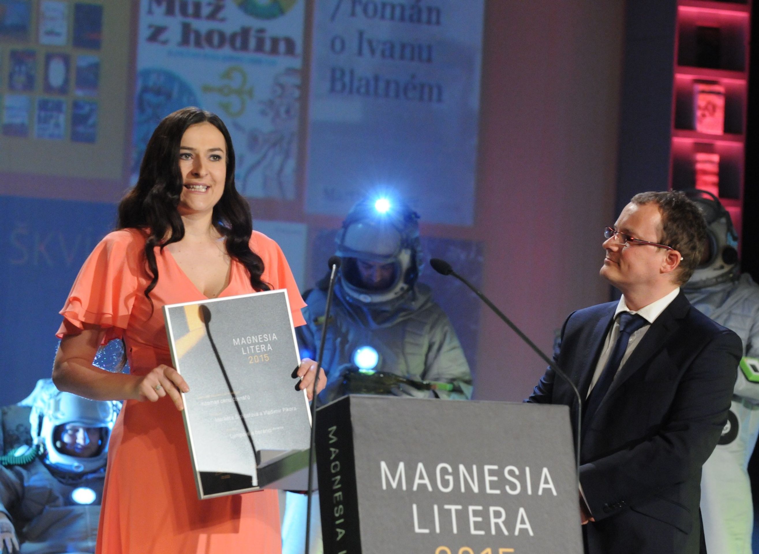 Markéta Šichtařová a Vladimír Pikora na knižních cenách Magnesia Litera, 2015 - Markéta Šichtařová a Vladimír Pikora (1/3)
