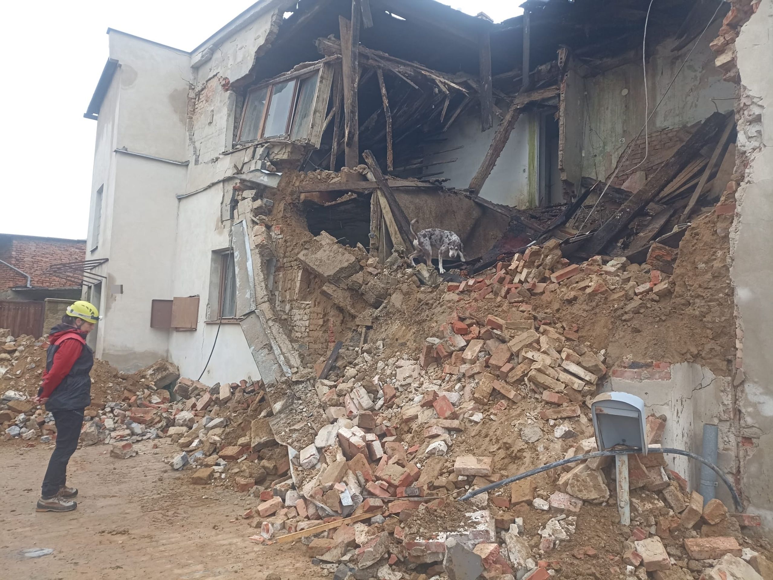 Déšť poškodil statiku domu, Zlínsko (5) - Déšť a povodně (2/16)