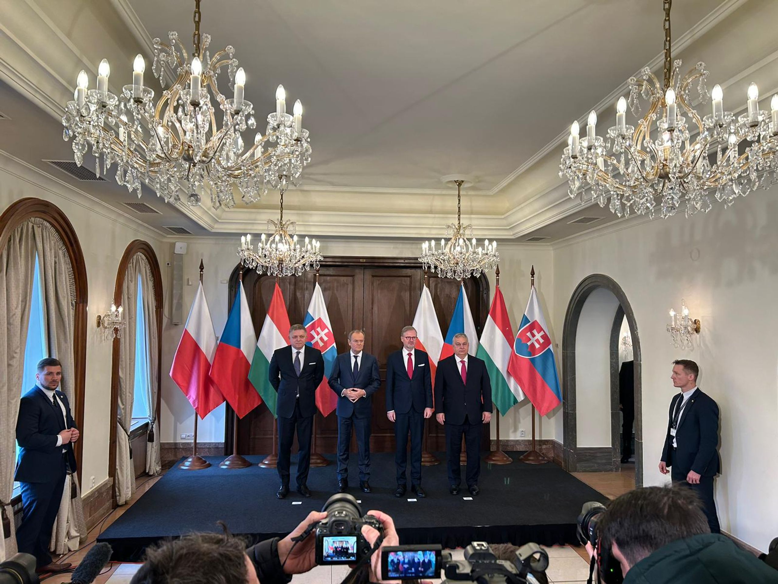 Setkání premiérů - Setkání premiérů v Praze (2/10)