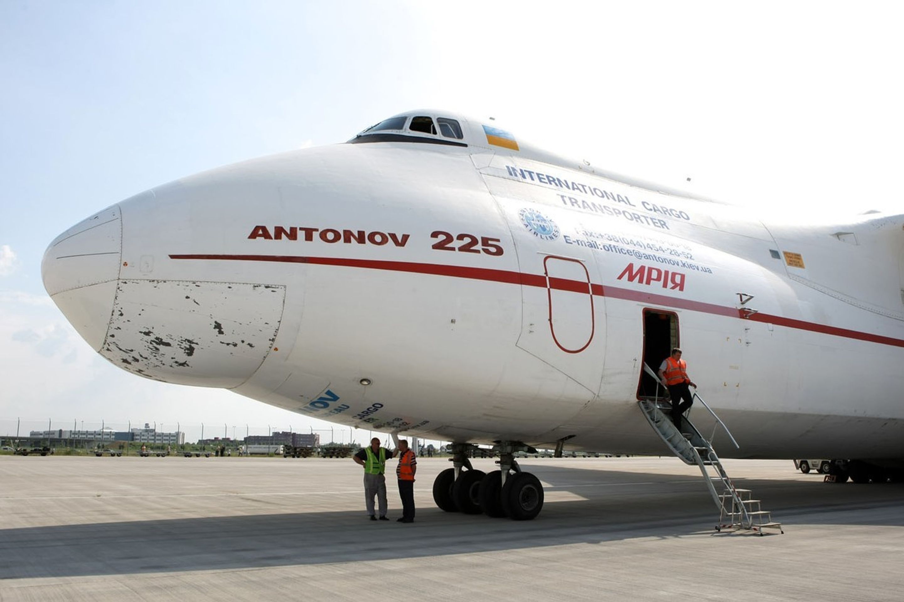 Antonov An-225 Mrija - 2 - GALERIE: Antonov An-225 Mrija (3/4)