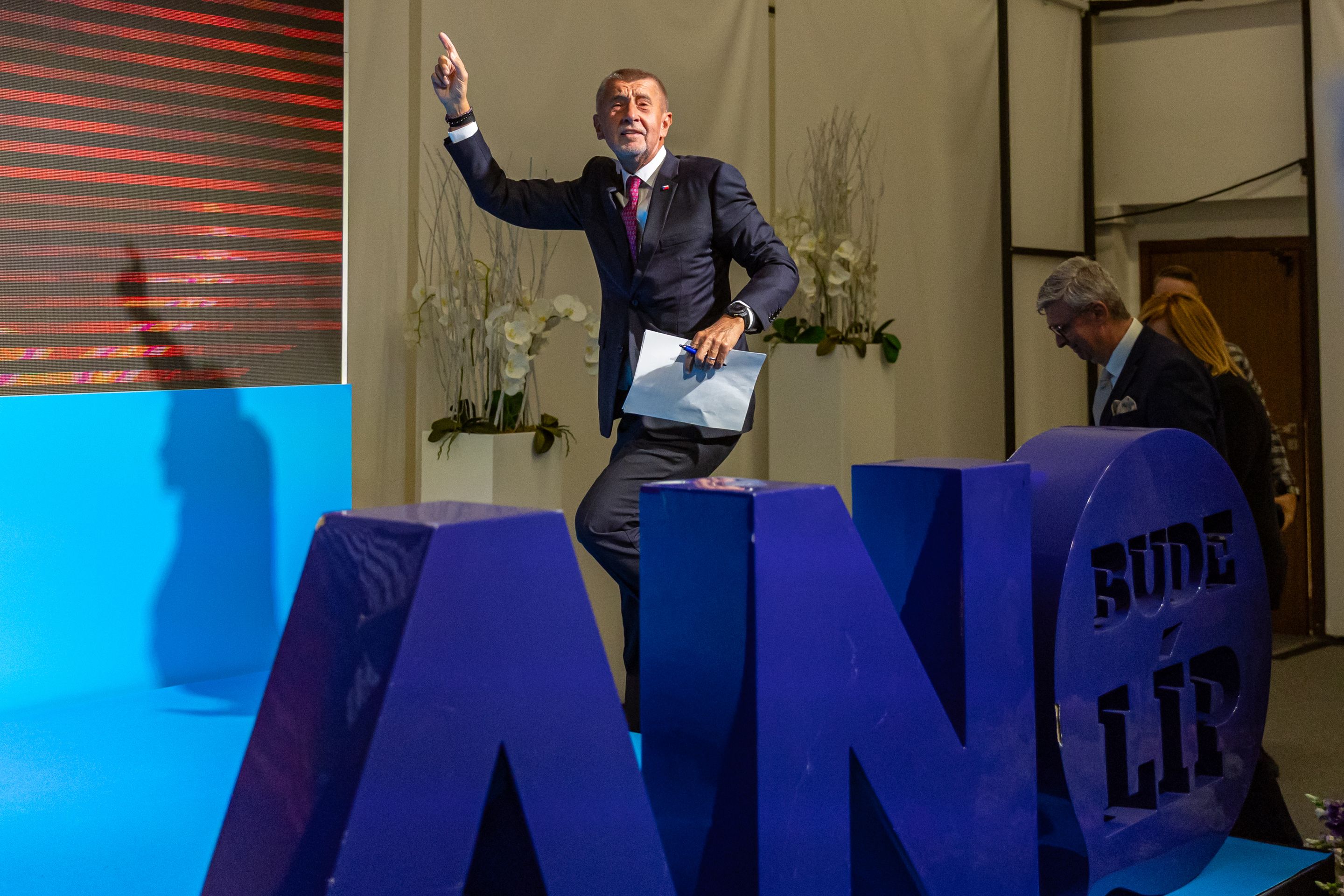 Andrej Babiš ve štábu ANO - Andrej Babiš ve štábu ANO (2/6)