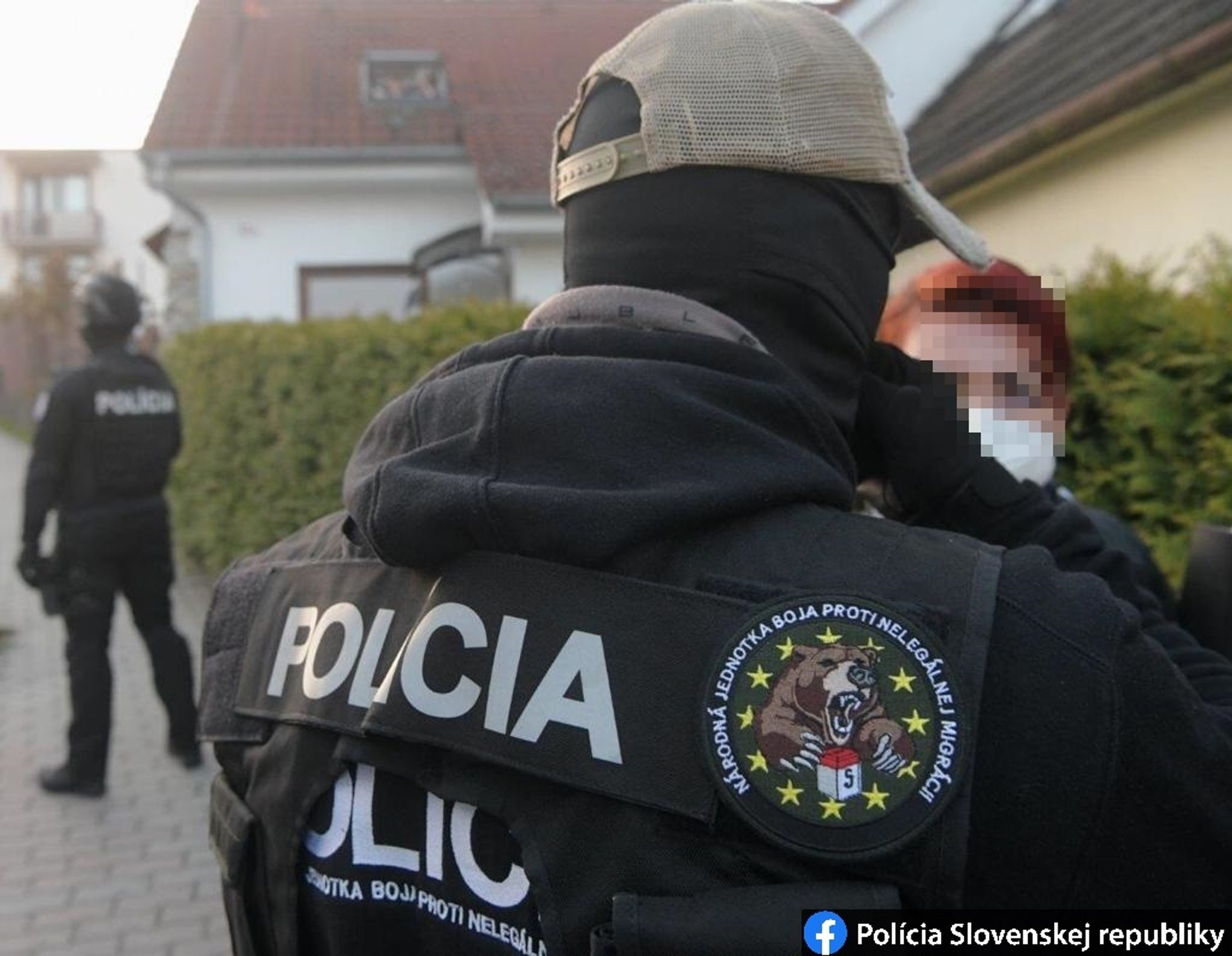 Slovenská policie zadržela Češku, měla pašovat migranty - 6 - GALERIE: Češka měla pašovat migranty (3/3)