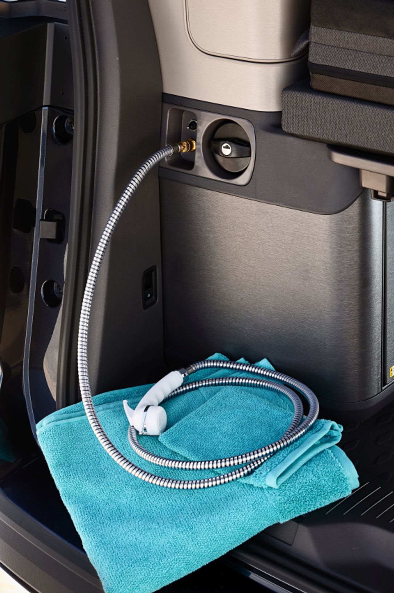 Nová California od Volkswagenu - Ikona kempovacích aut. VW California vyjíždí v nové generaci (15/15)