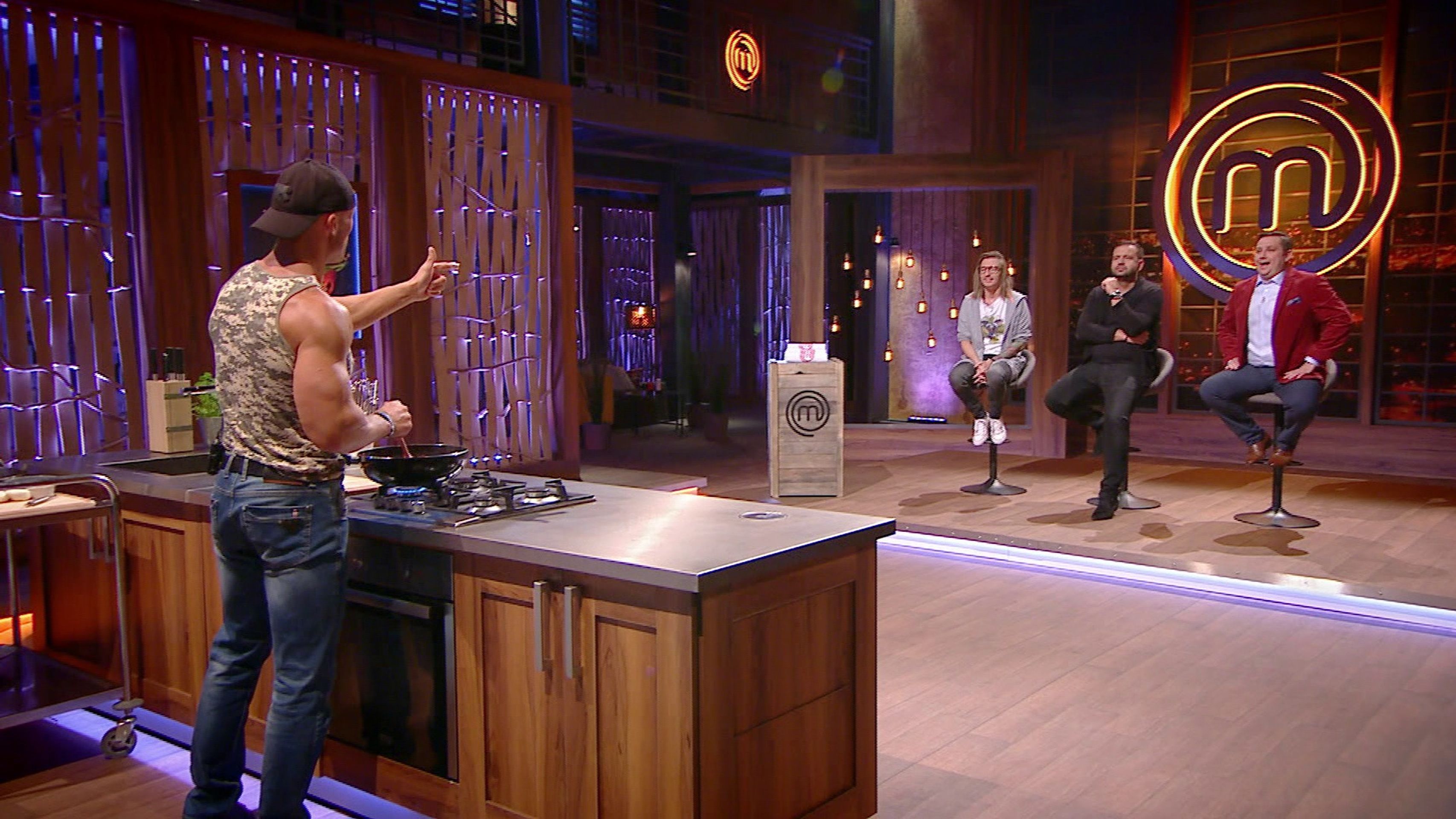MasterChef Česko: Bodyguard Aleš zkoušel vyděsit porotu svaly i výhrůžkami! - 7 - GALERIE: MasterChef Česko - Bodyguard Aleš zkoušel vyděsit porotu svaly i výhrůžkami! (6/8)