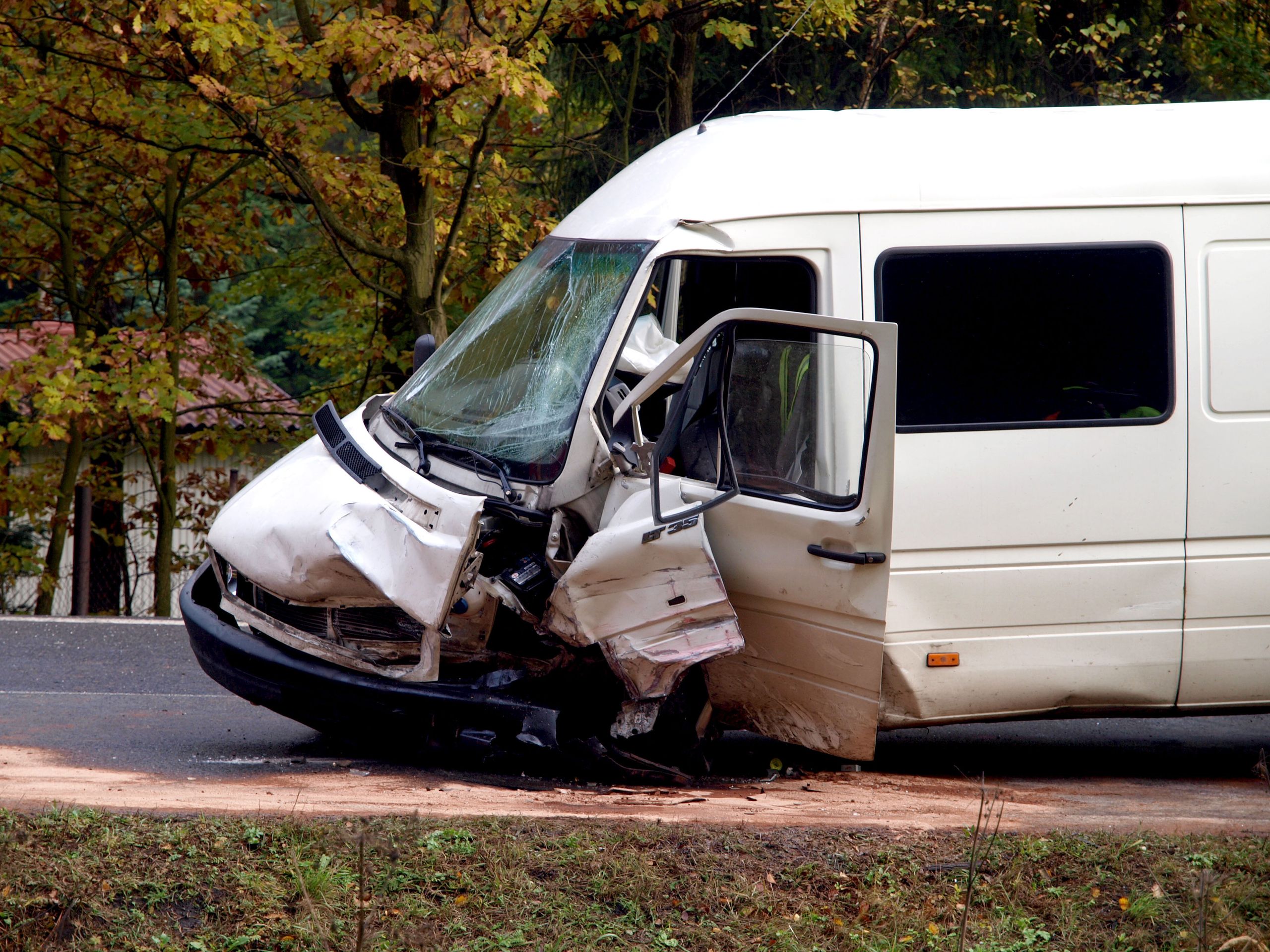 Nehoda. Ilustrační foto - GALERIE: Srážka tří aut v Řevničově na Rakovnicku (1/4)