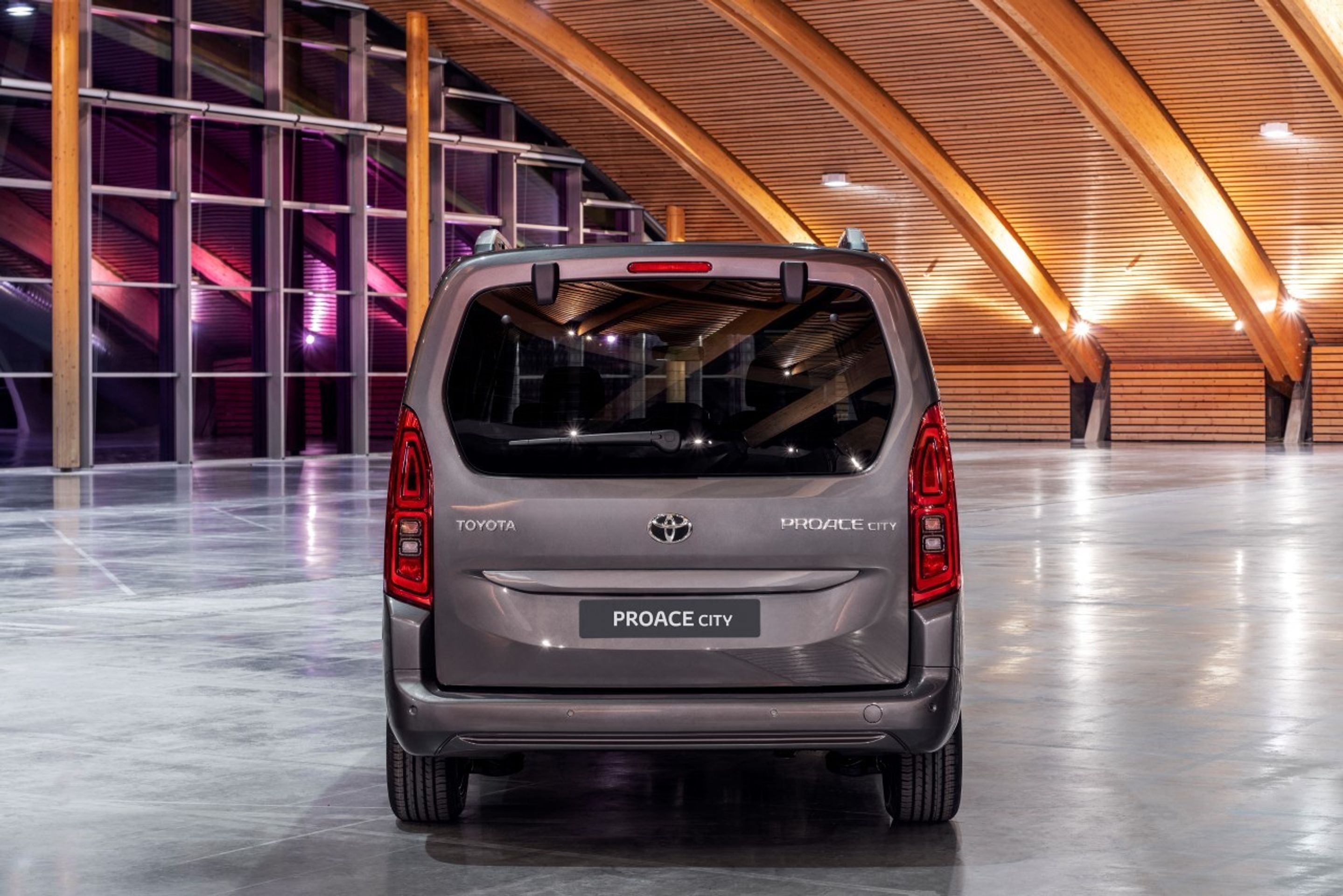 Toyota Proace City - 63 - Fotogalerie: Toyota Proace City jako dodávka i auto pro rodinu (14/28)