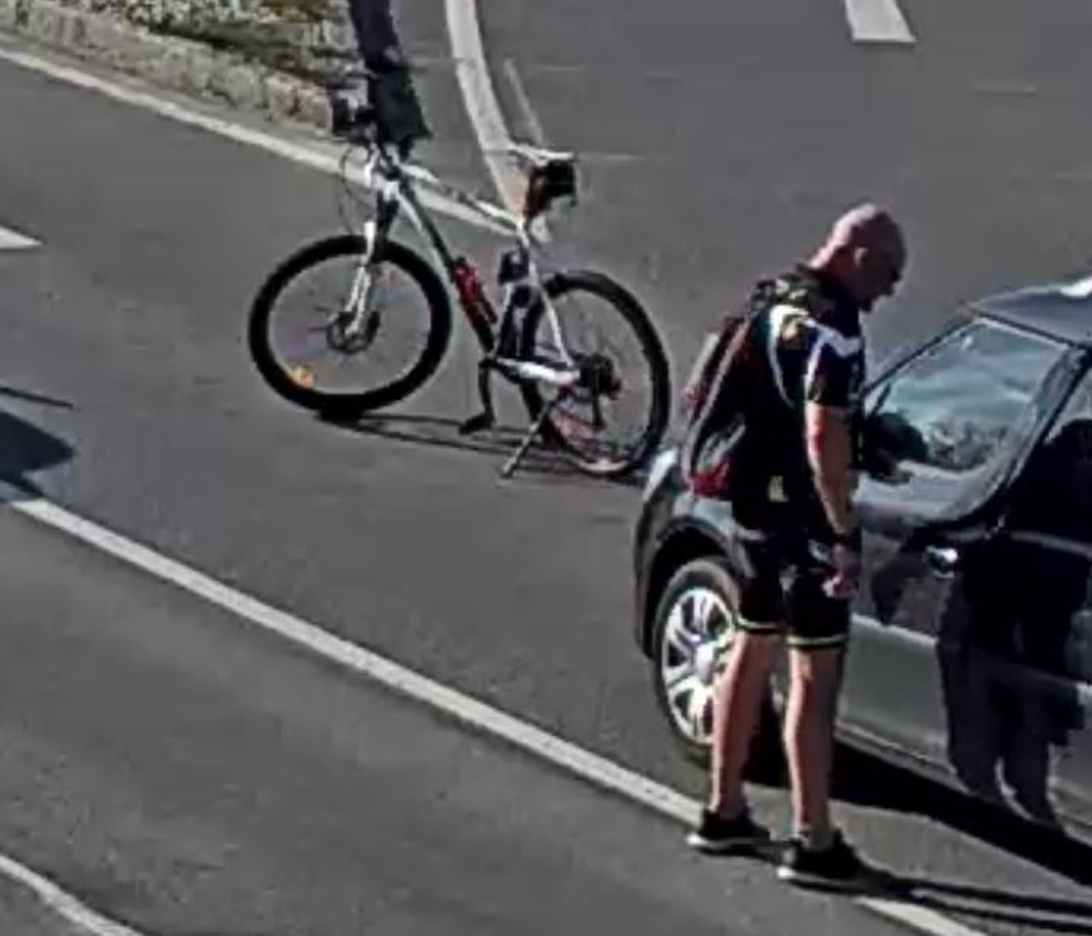 Cyklista v Ostravě zaútočil na řidiče - 4 - GALERIE: Cyklista v Ostravě zaútočil na řidiče (4/6)