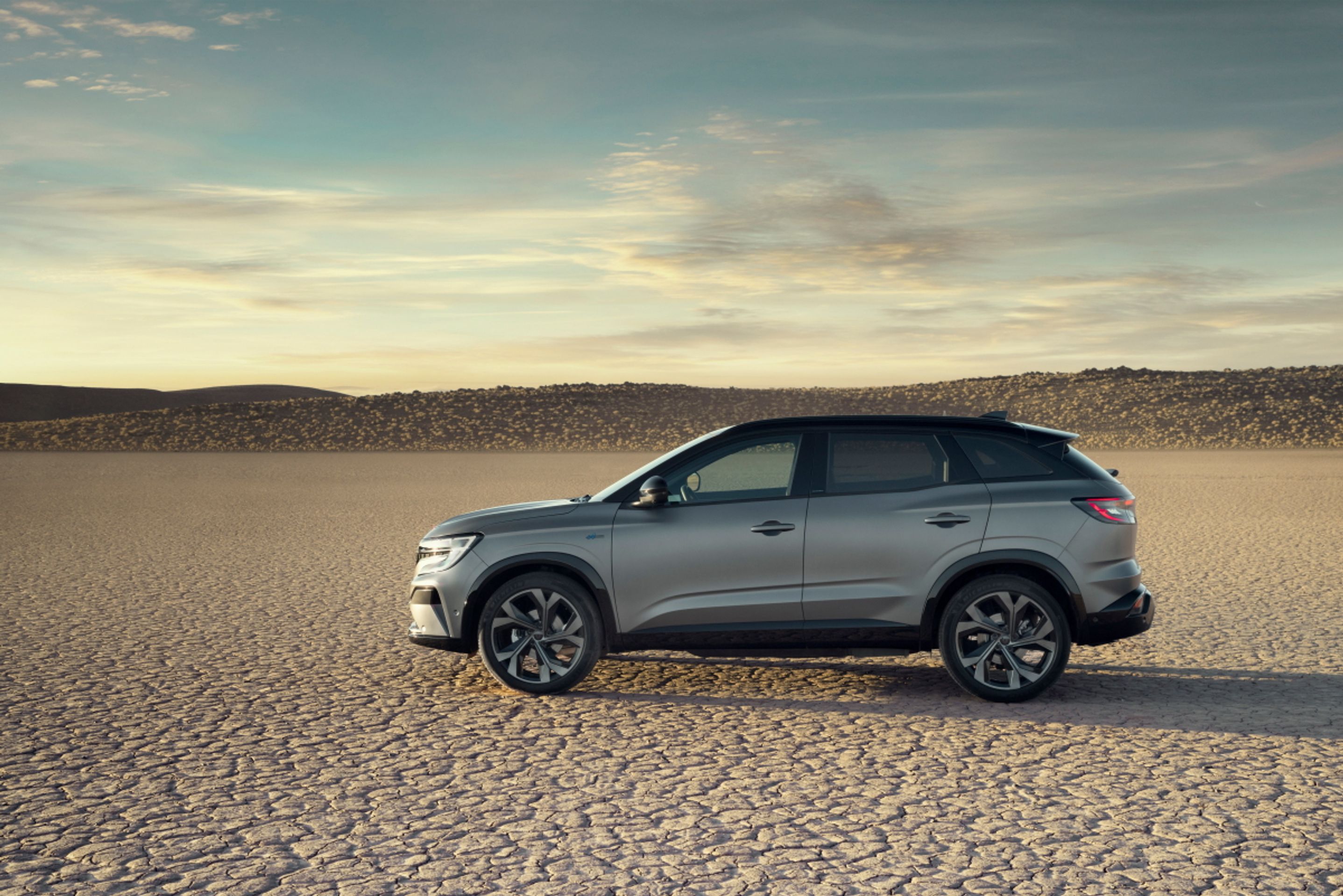 Renault Austral - Renault představil kompaktní SUV Austral (14/16)