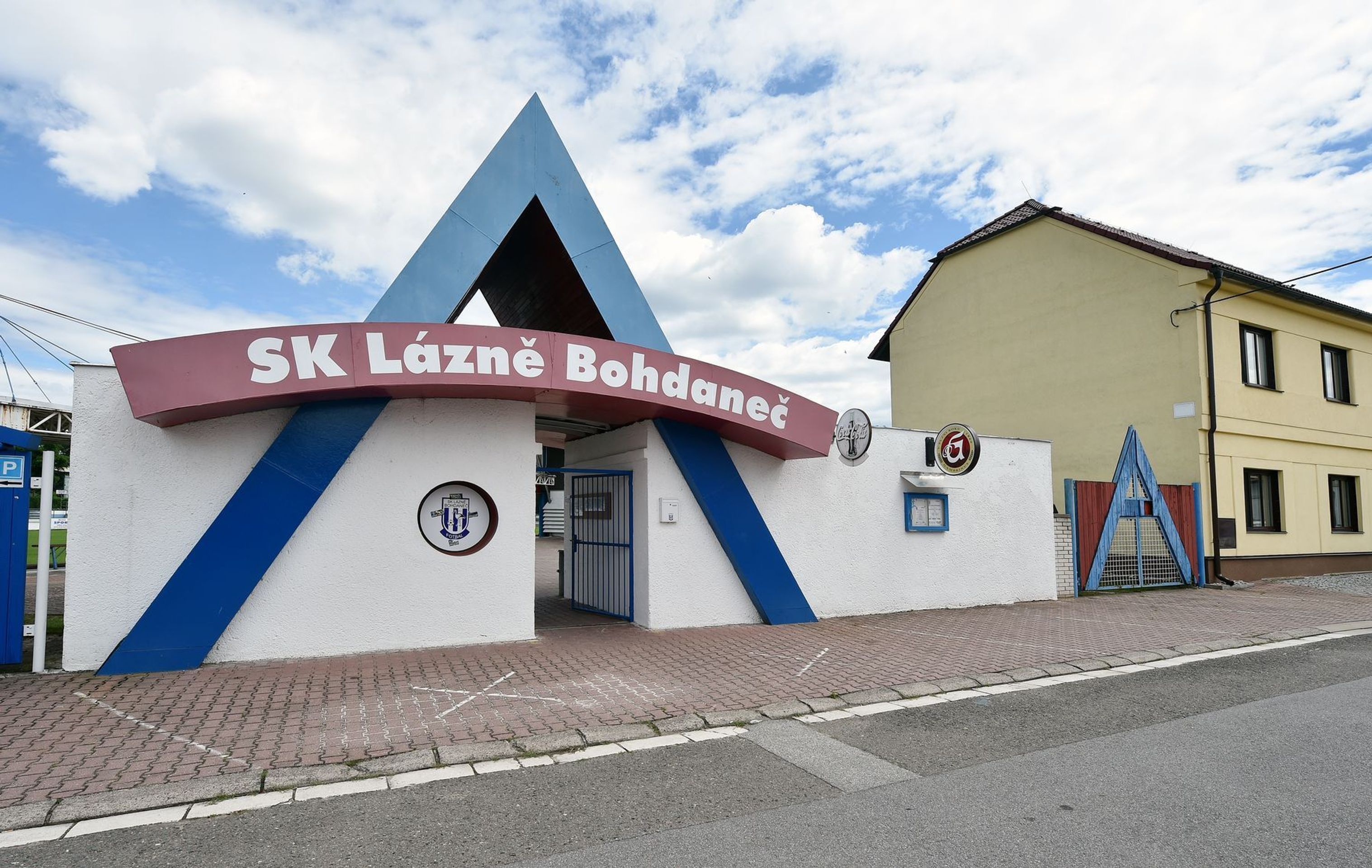 Fotbalový stadion Lázně Bohdaneč - 1 - GALERIE: Fotbalový stadion Lázně Bohdaneč (13/23)