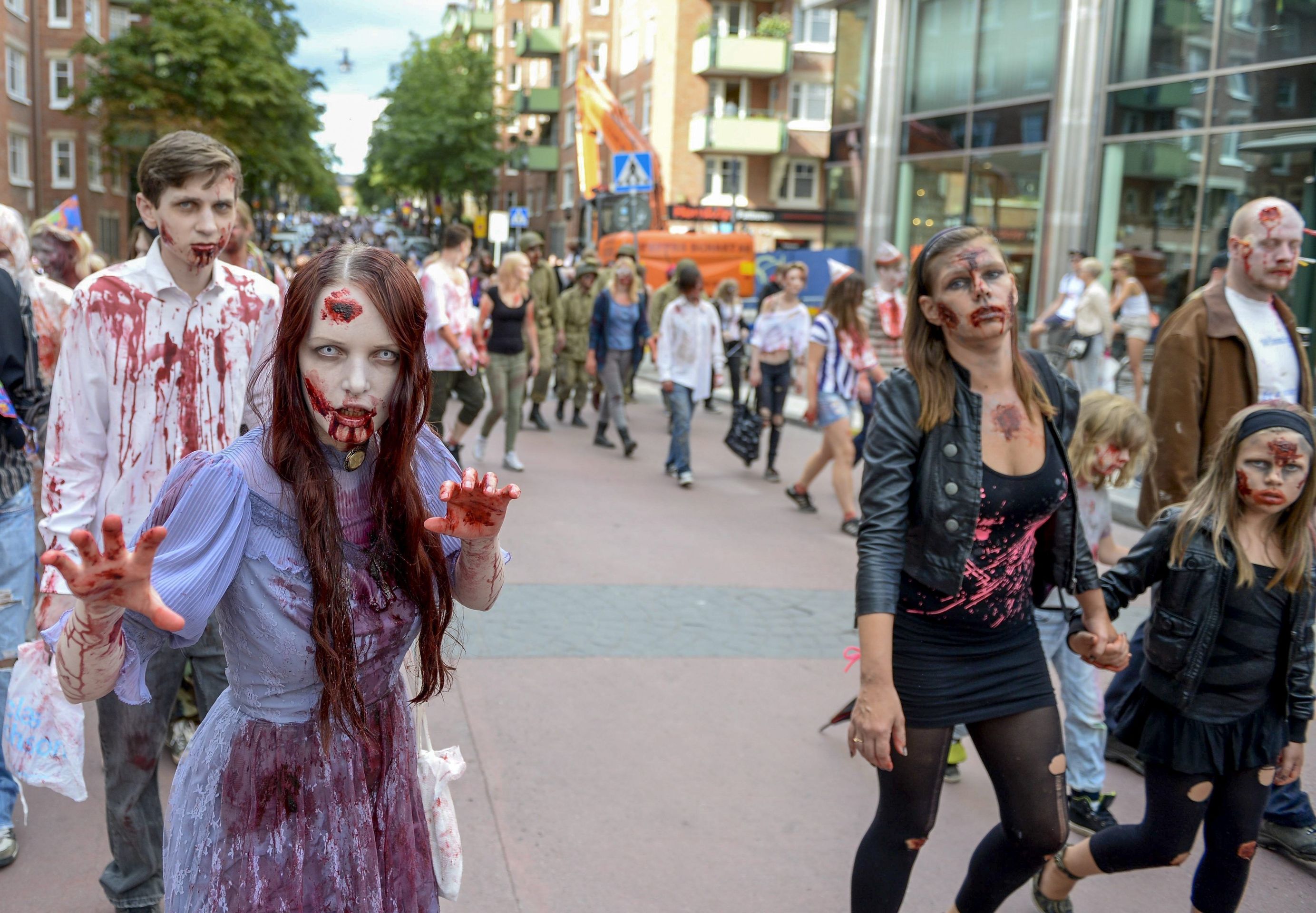 Petrohrad a Stockholm zaplavili zombíci - 2 - GALERIE: Petrohrad a Stockholm zaplavili zombíci (2/8)