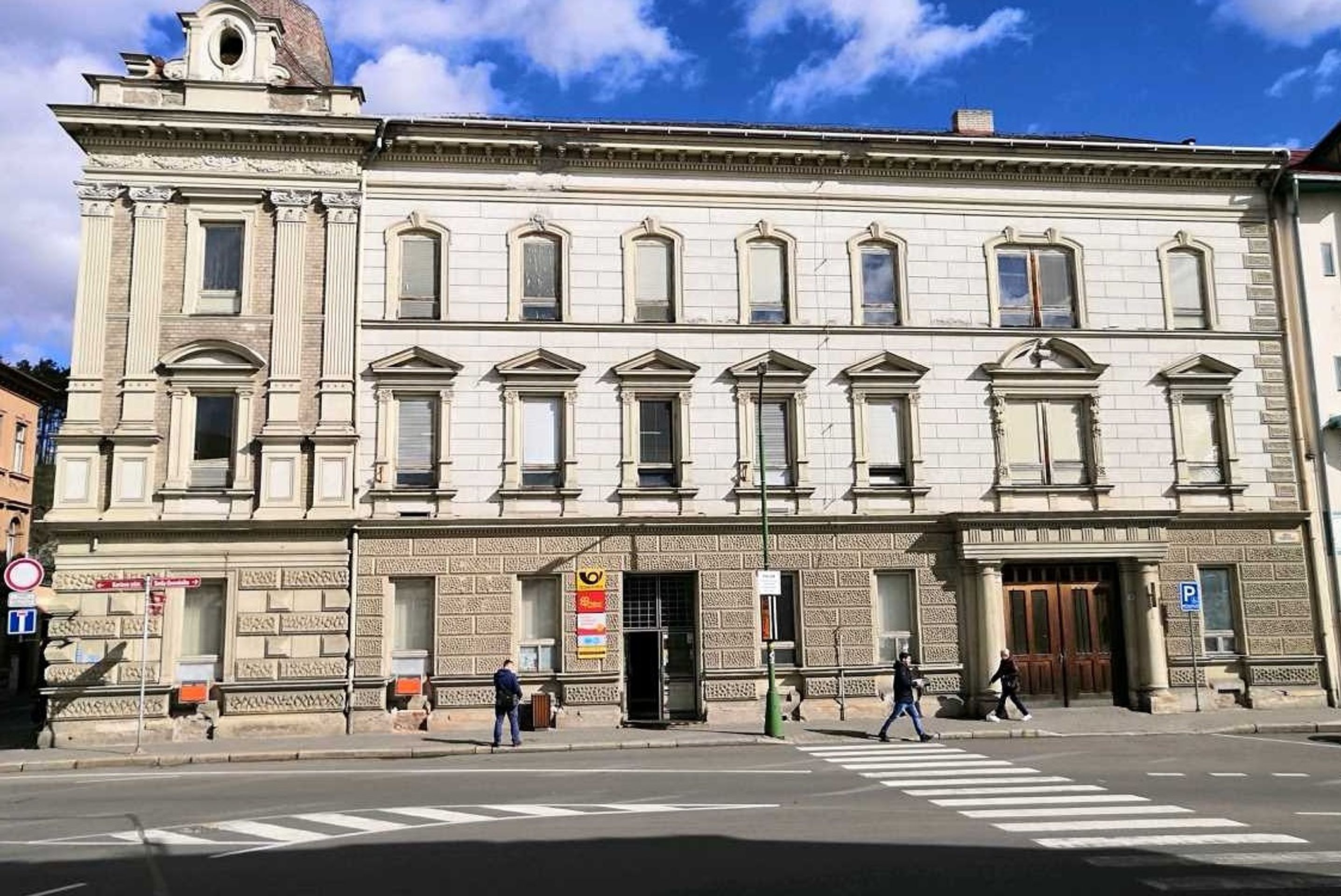 Česká pošta se zbavuje majetku - Česká pošta rozprodává majetek (9/10)