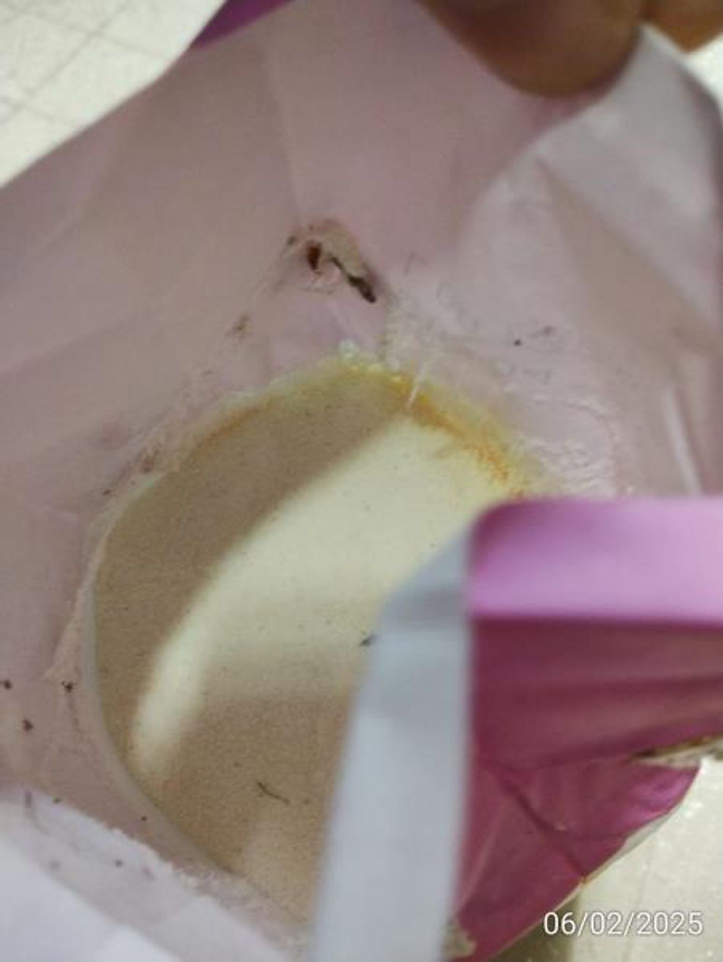Inspekce odhalila závadnou mouku v Kauflandu - Inspekce odhalila závadnou mouku v Kauflandu (12/16)