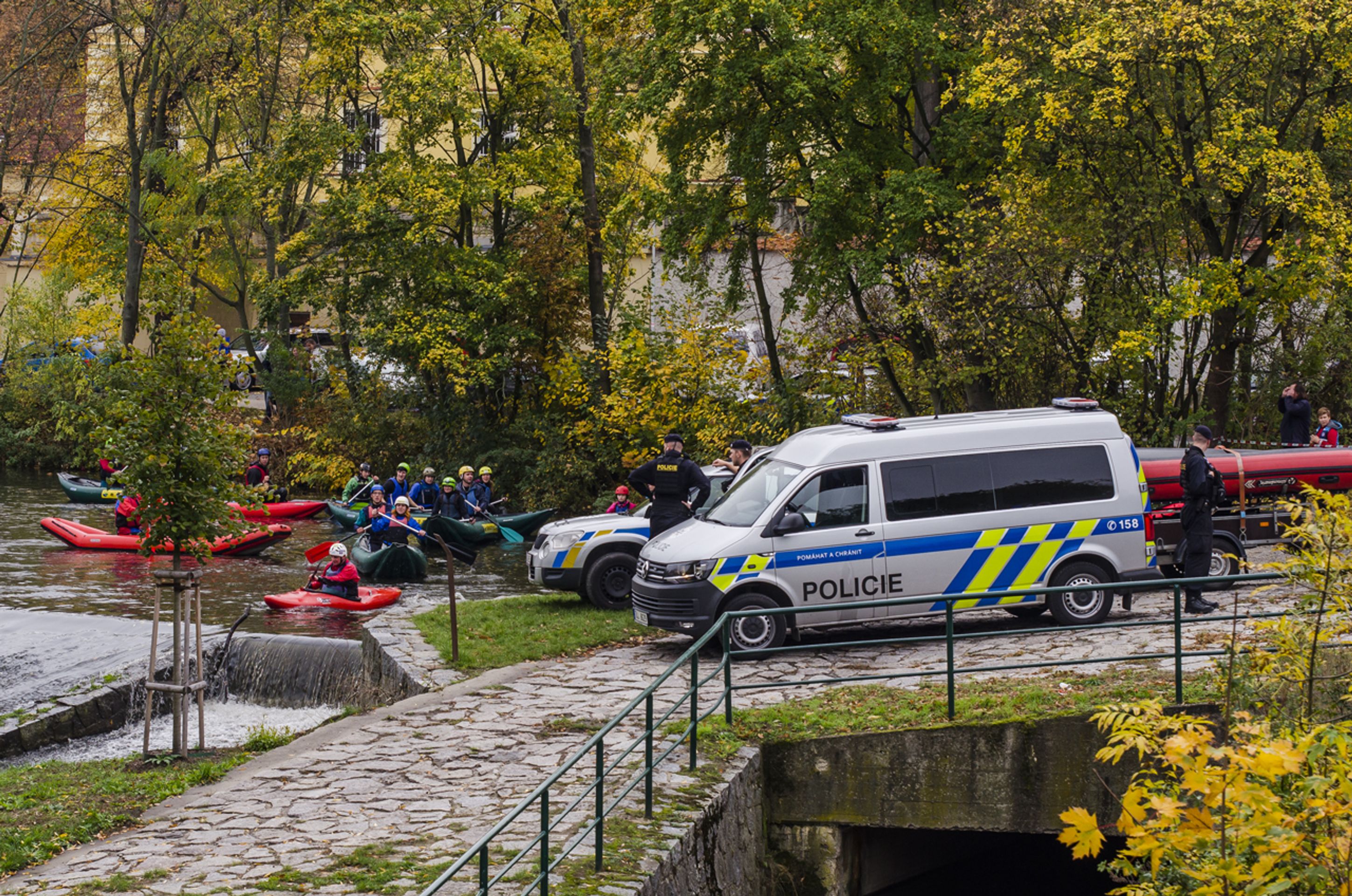 Z pražského potoka vyplavala mrtvola - 1 - GALERIE: V pražském Botiči byla nalezena mrtvola (6/6)