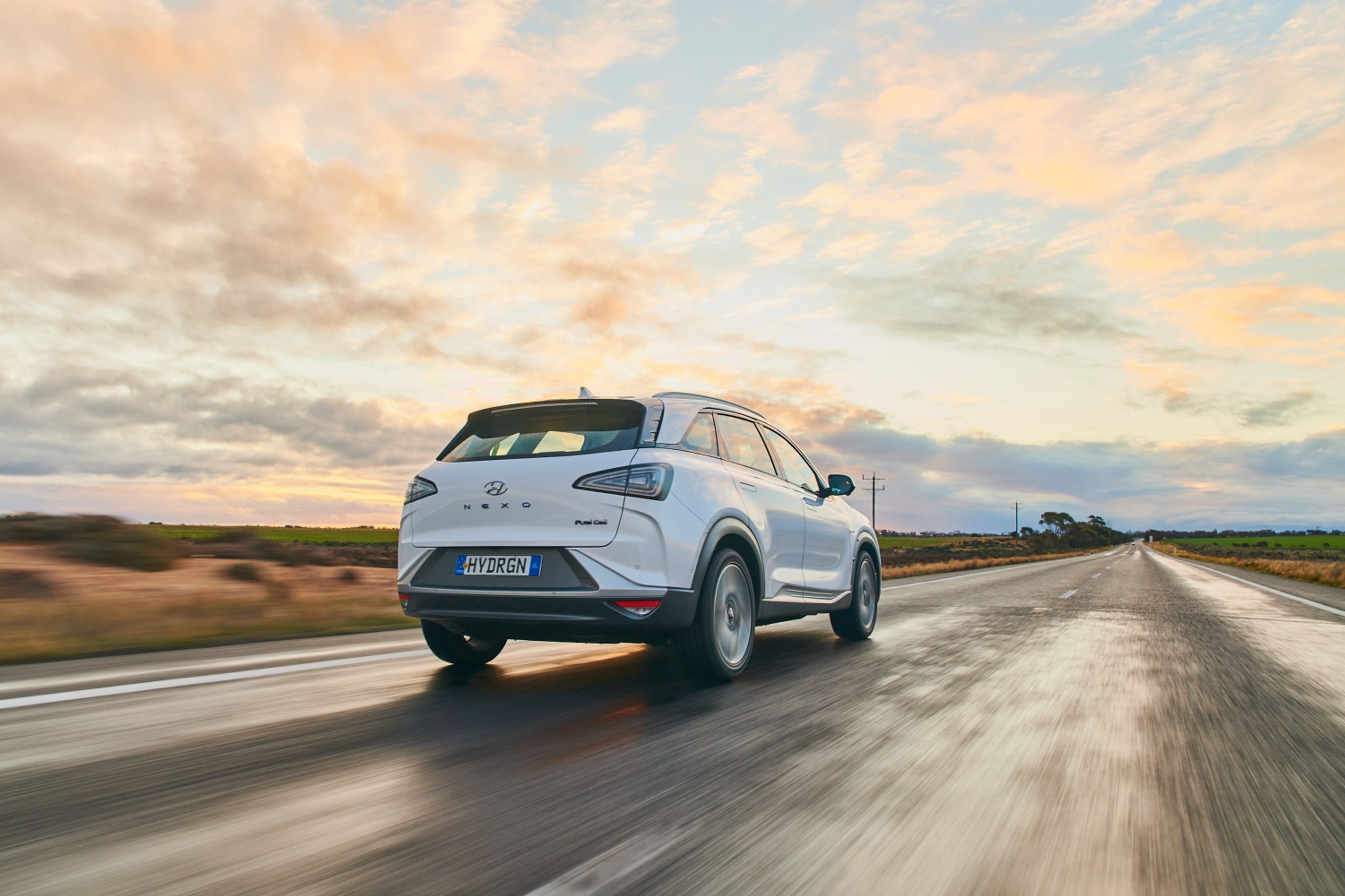 Hyundai Nexo - 19 - Fotogalerie: Vodíkové Nexo překonalo rekord v dojezdu na jednu nádrž (6/18)