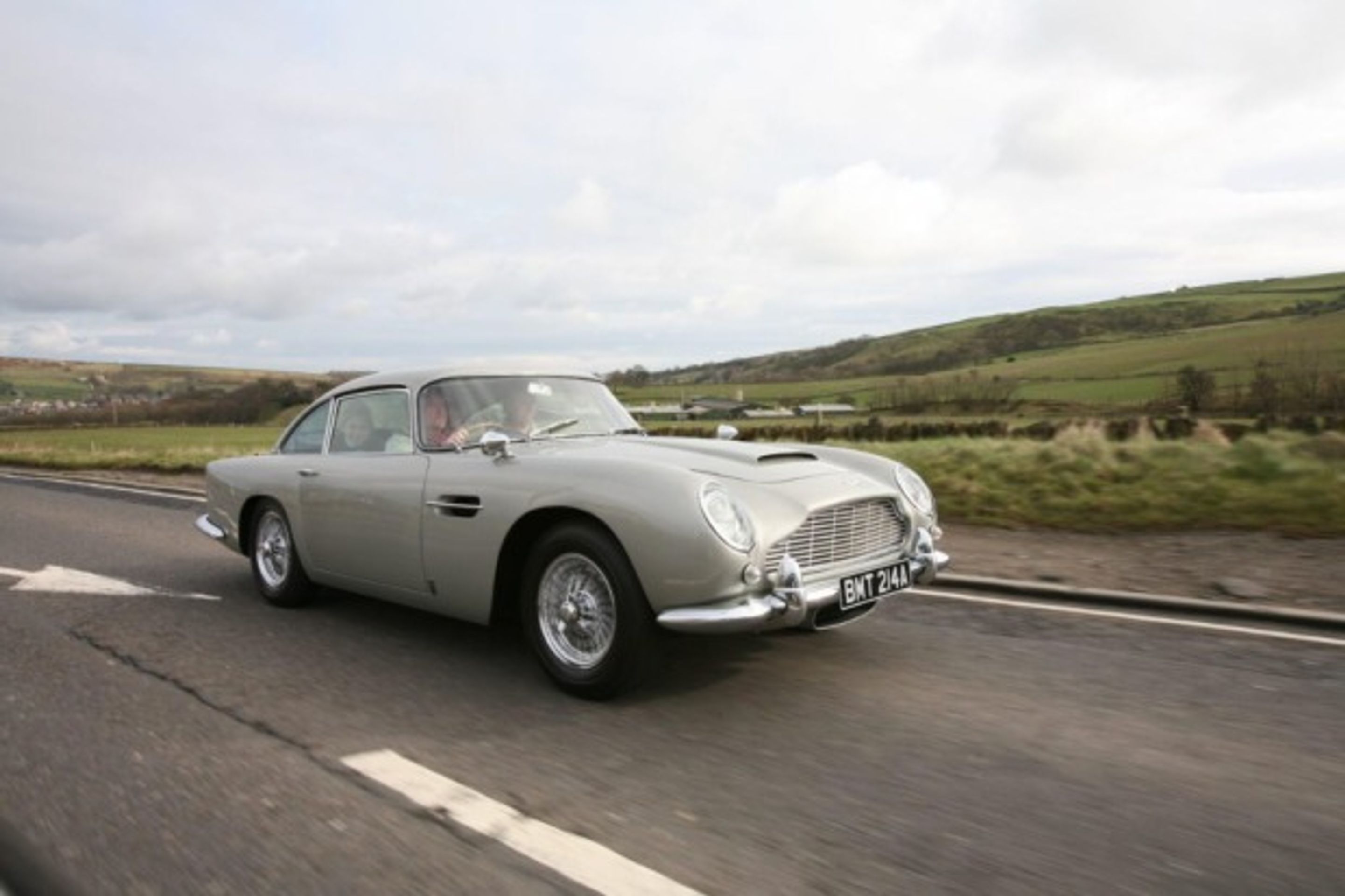 Bondův Aston Martin DB5 - 9 - Fotogalerie: Bondův Aston Martin DB5 (4/8)