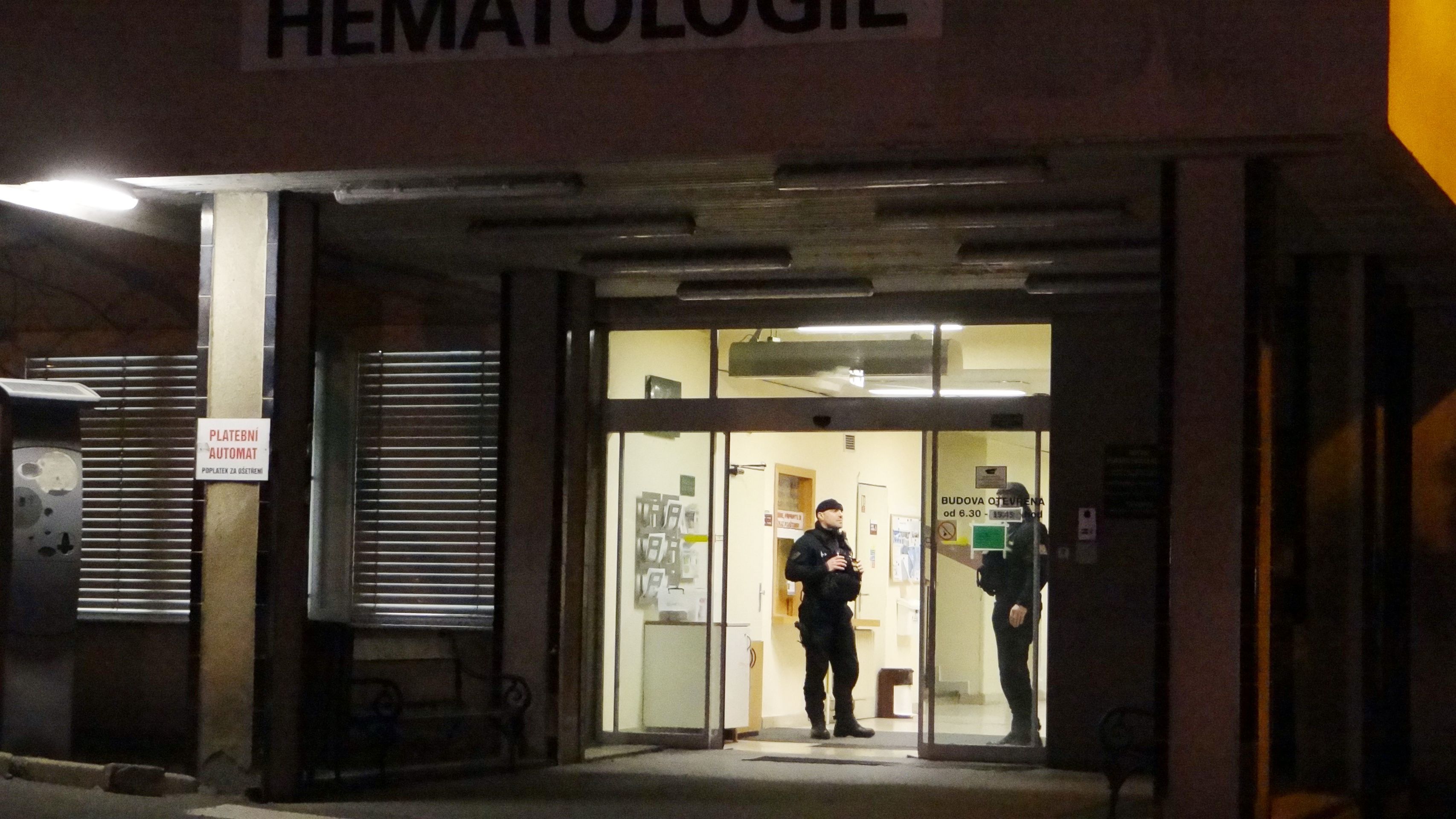 Proč? Motiv šíleného činu vyšetřují policisté - GALERIE: Střelba v pražské nemocnici (5/5)