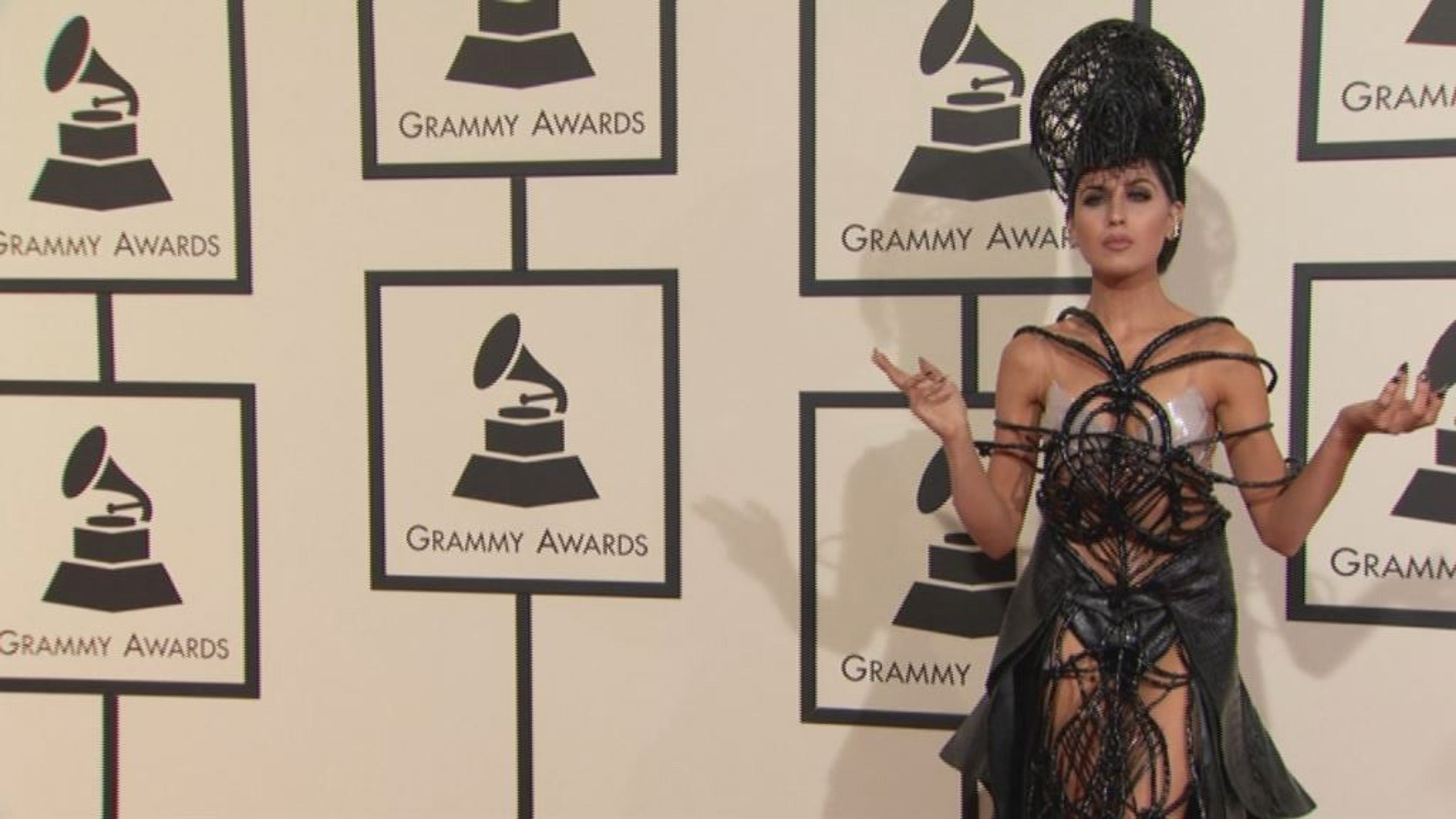 Móda na Grammy Awards 2016 - Z LaLa - GALERIE: Móda na Grammy Awards 2016 (13/21)