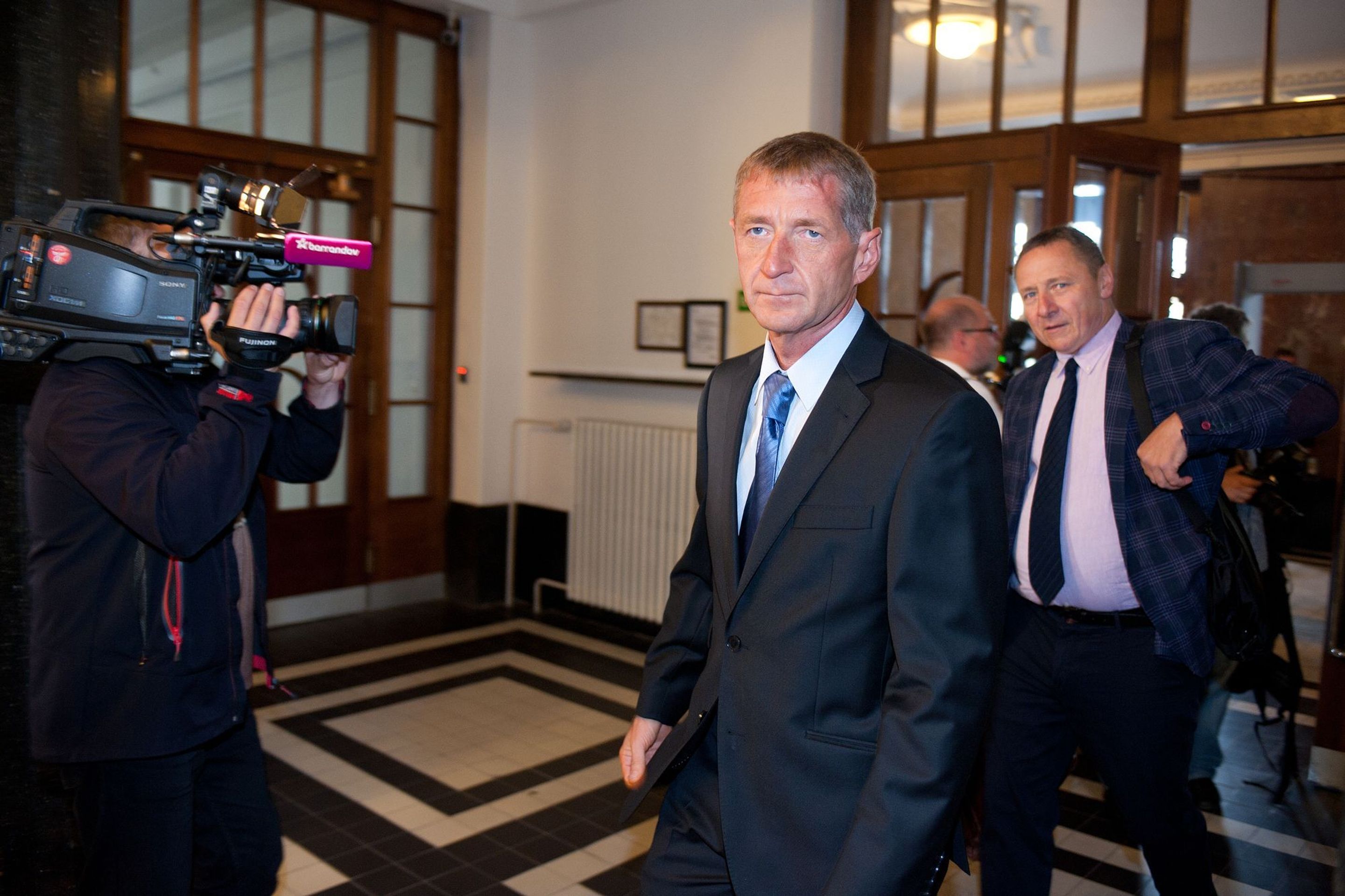 Roman Janoušek u Vrchního soudu v Praze - 4 - GALERIE: Lobbista Roman Janoušek u Vrchního soudu v Praze (4/19)