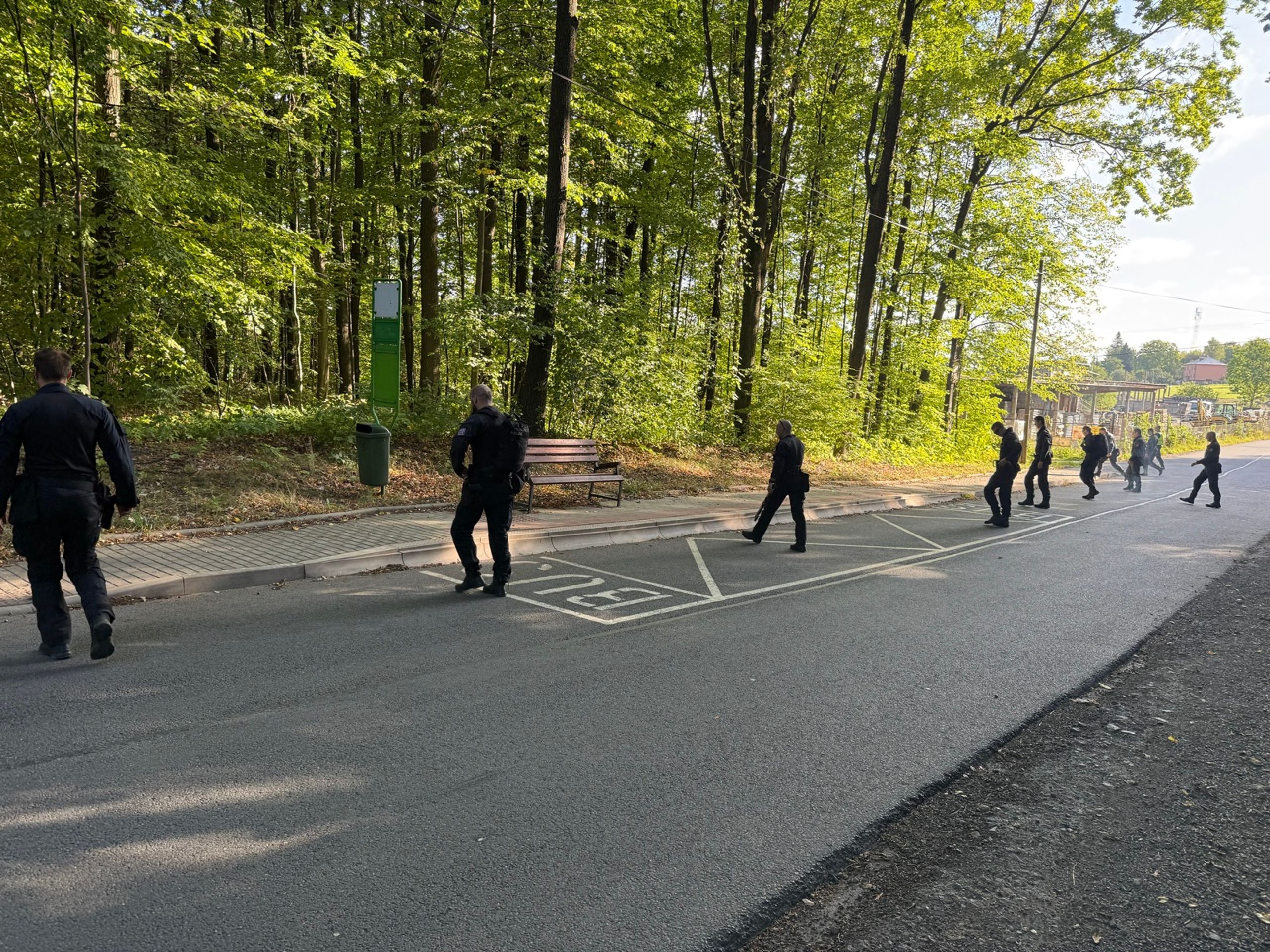 Policejní pátrání po paní Janě Šerjeníkové - Pátrání po paní Janě Šerjeníkové (9/15)