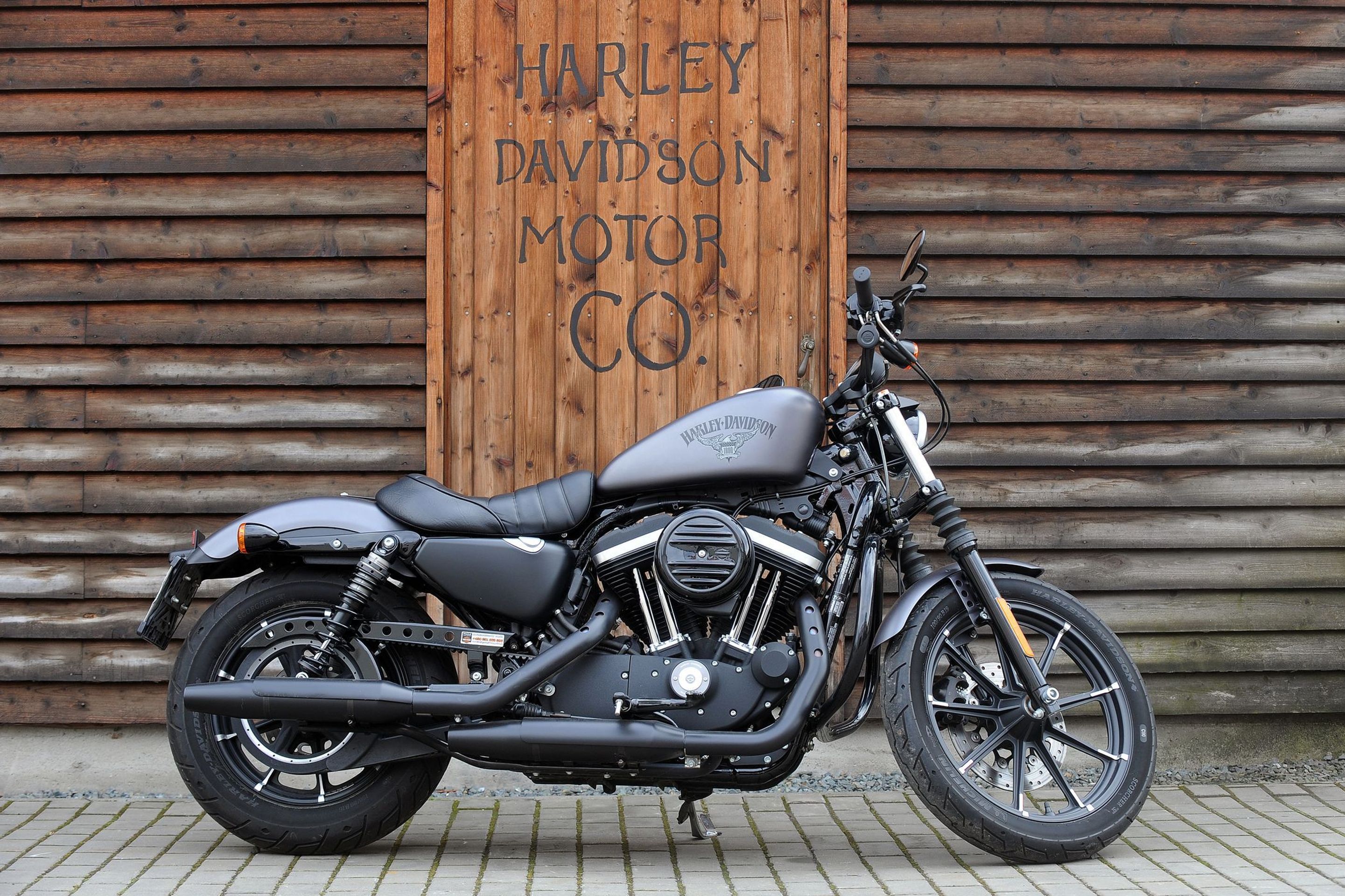 Přestavba motocyklu Harley-Davidson - 12 - GALERIE: Přestavba motocyklu Harley-Davidson (12/13)