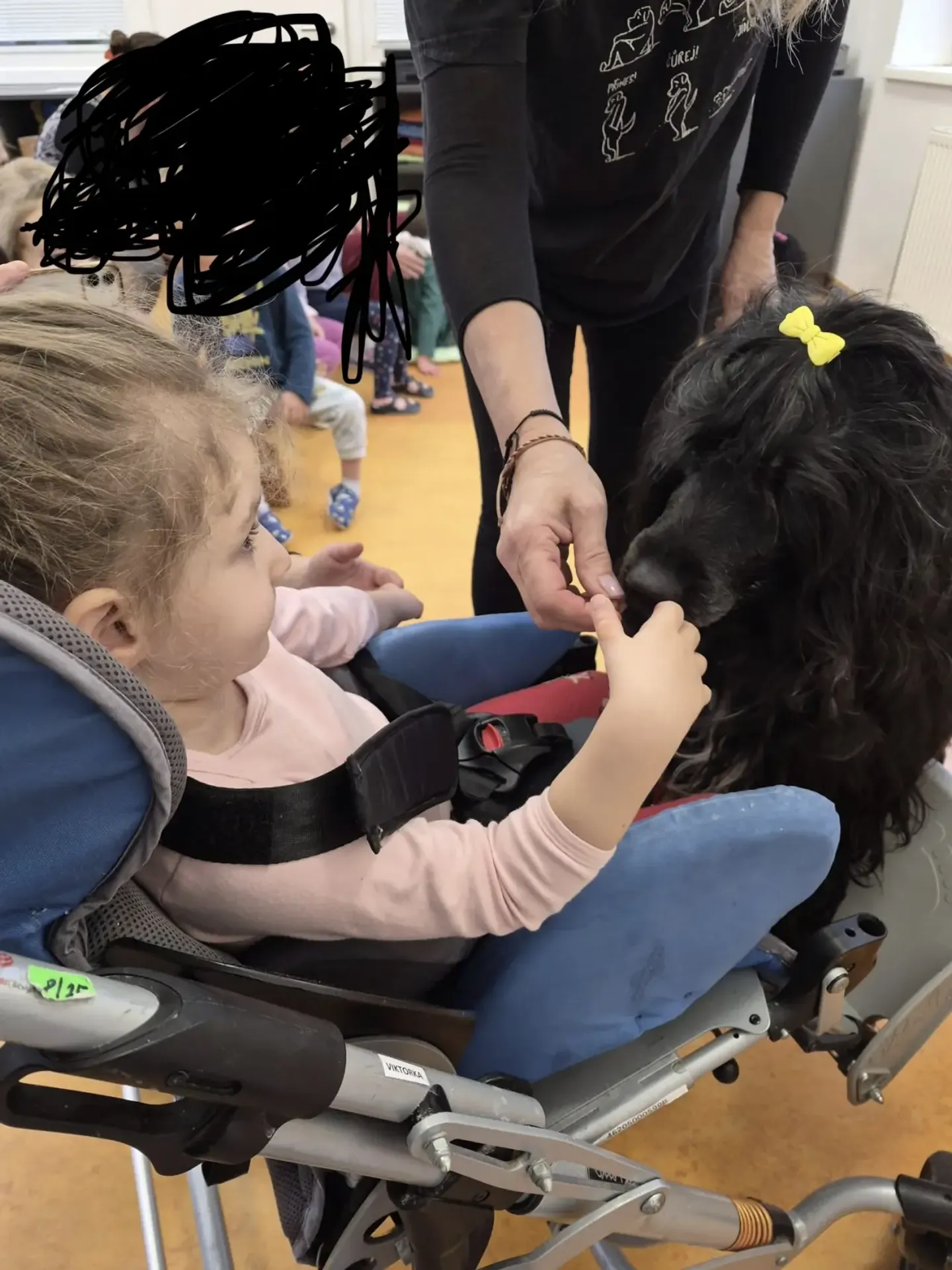Malá Viktorka bojuje s vážným postižením - Malá Viktorka bojuje s vážným postižením (9/13)