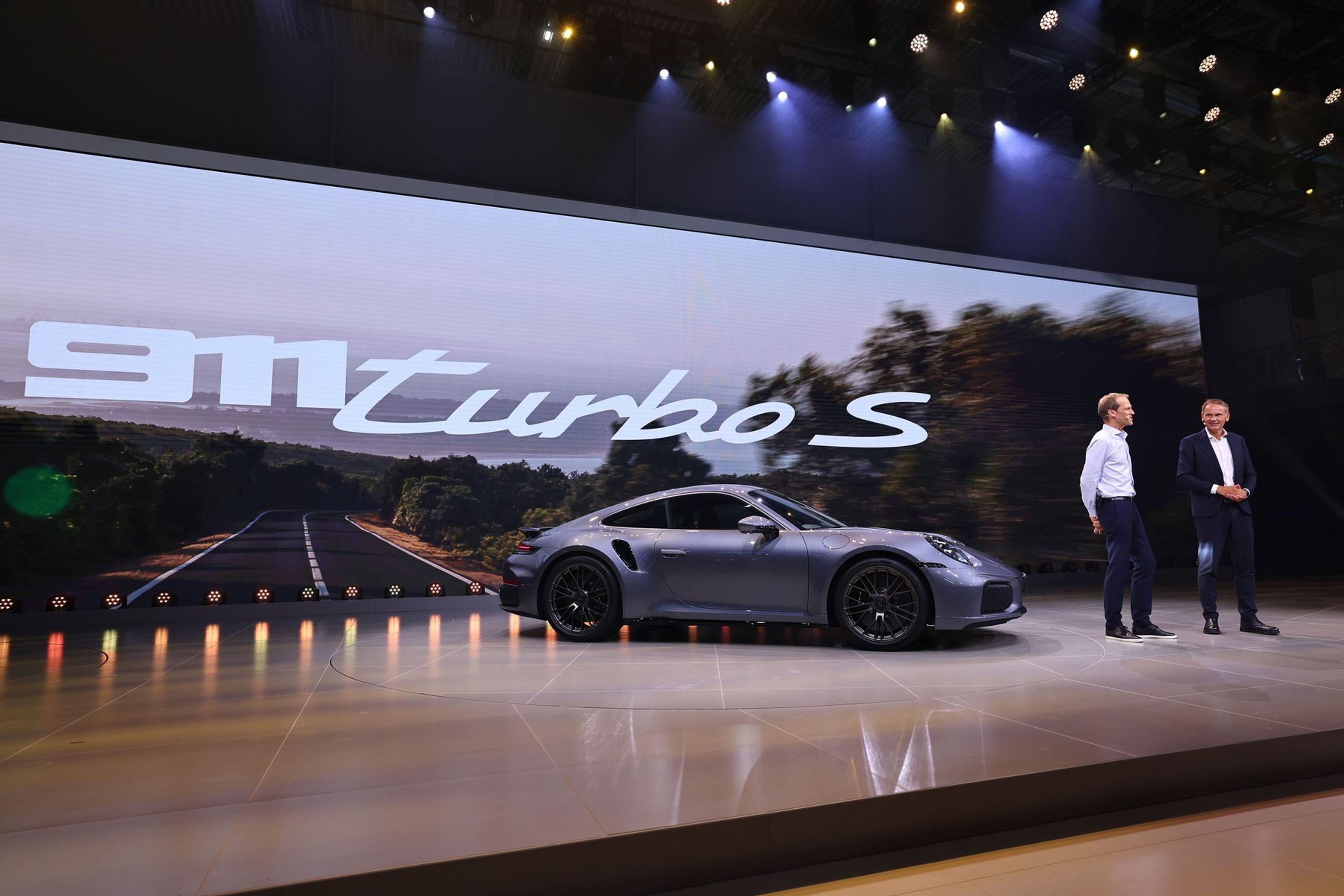 Porsche 911 Turbo S - Autosalon v Mnichově ukazuje budoucnost automobilového průmyslu (30/37)