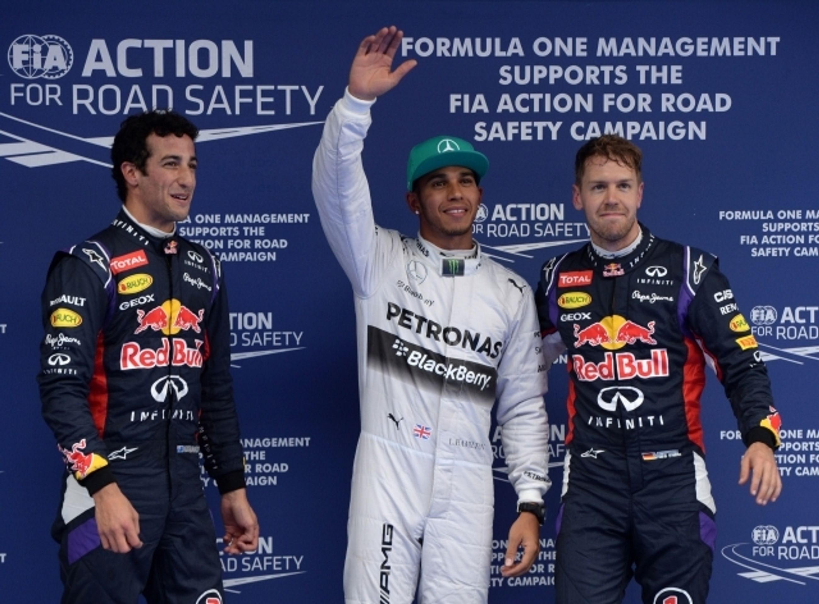 Lewis Hamilton vyhrál kvalifikaci na GP Číny - 8 - GALERIE: Lewis Hamilton vyhrál kvalifikaci na Velkou cenu Číny (1/10)