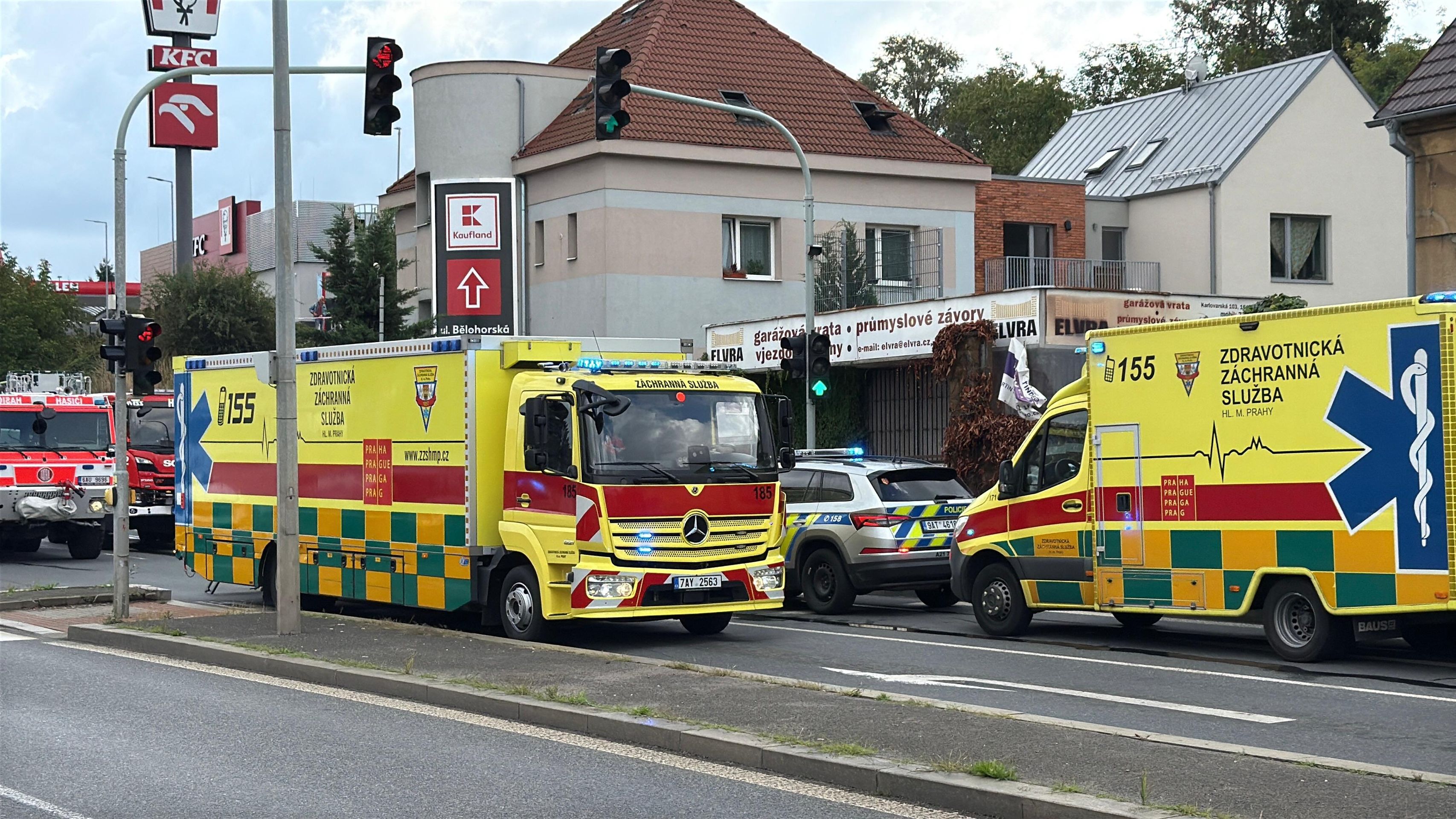 Požár bytového domu v pražských Řepích - Požár domu v pražských Řepích (3/11)
