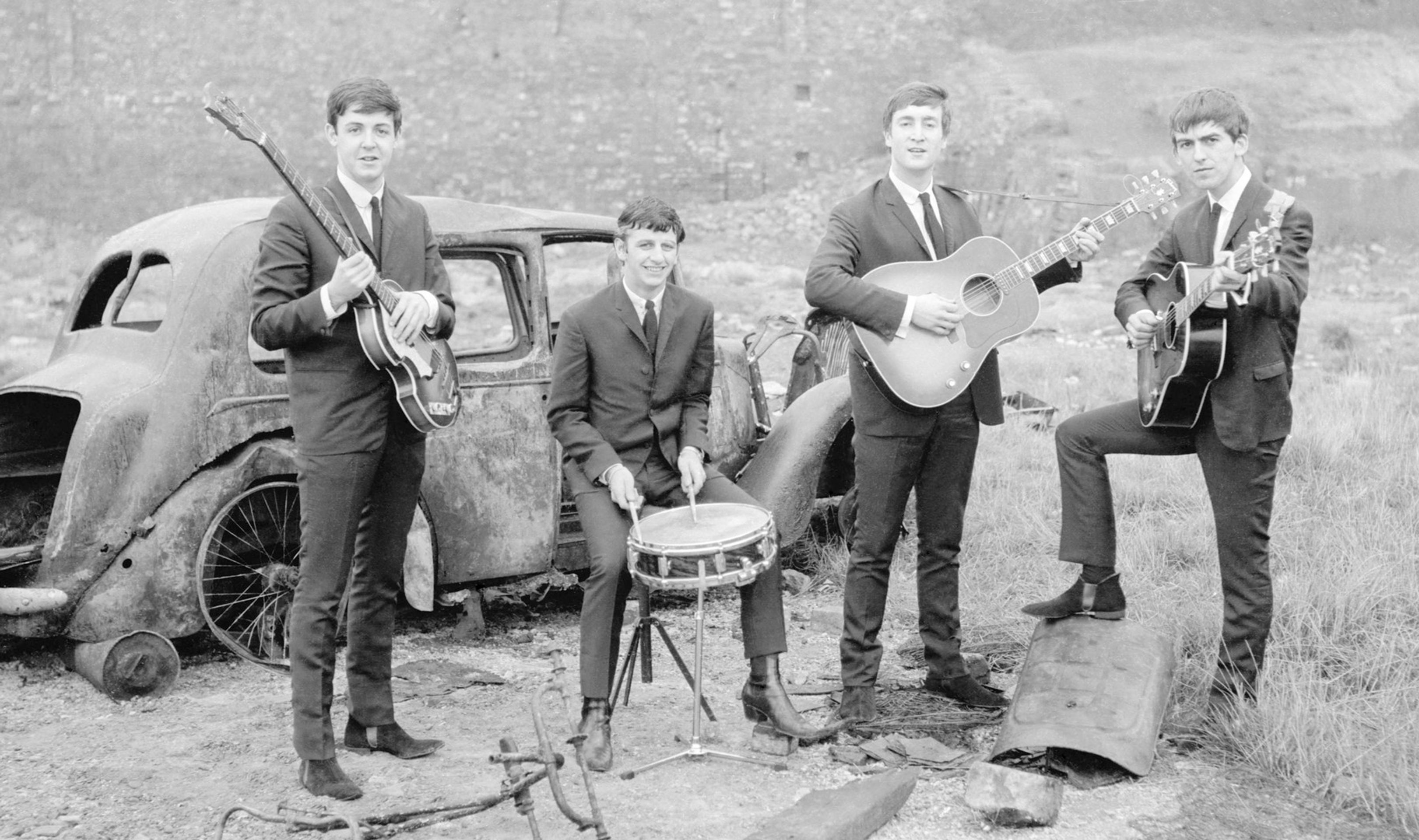 Zleva Paul McCartney, Ringo Starr, John Lennon, George Harrison - Ringo Starr (1/6)