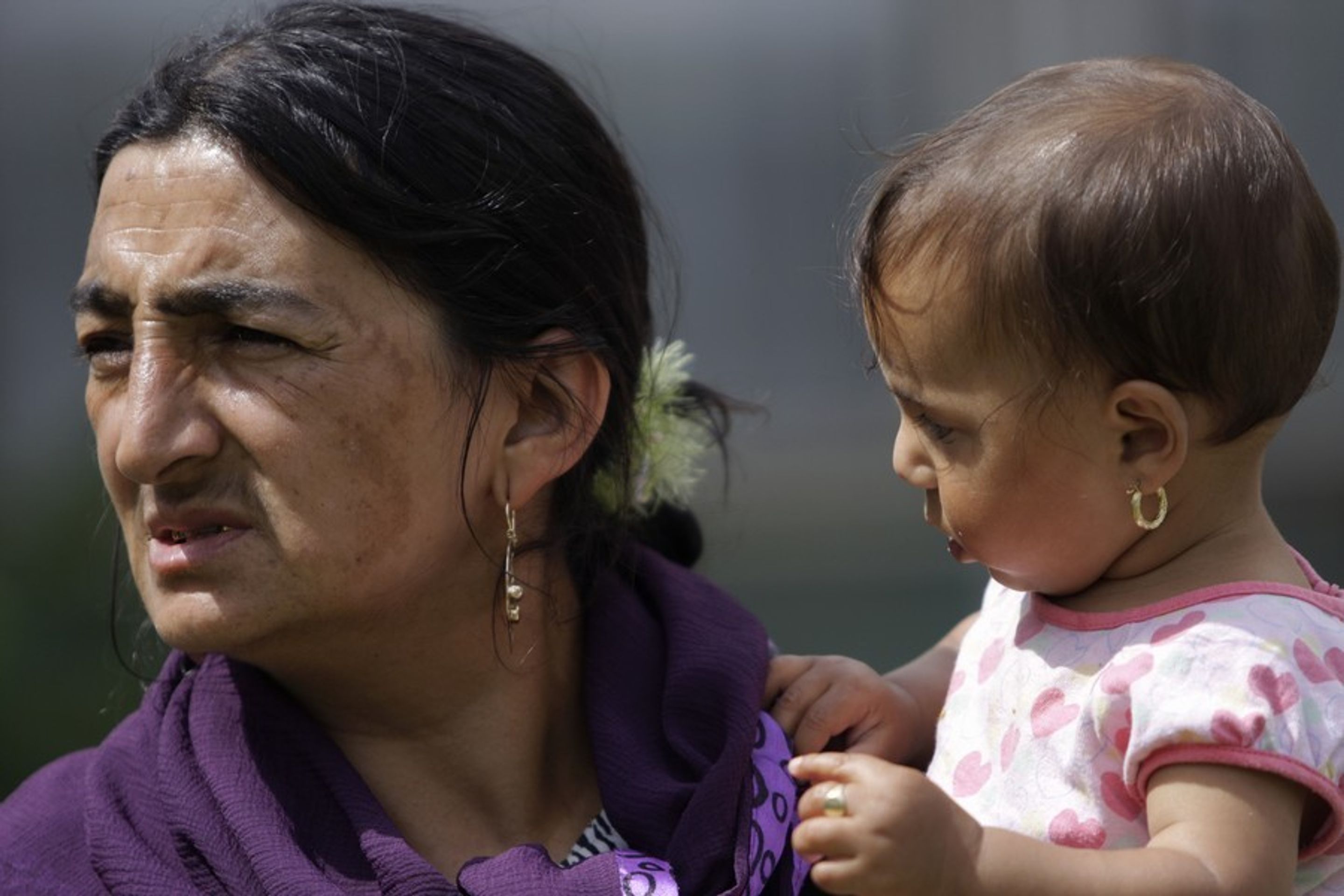 Romská žena s dítětem - GALERIE: romove1a (1/21)