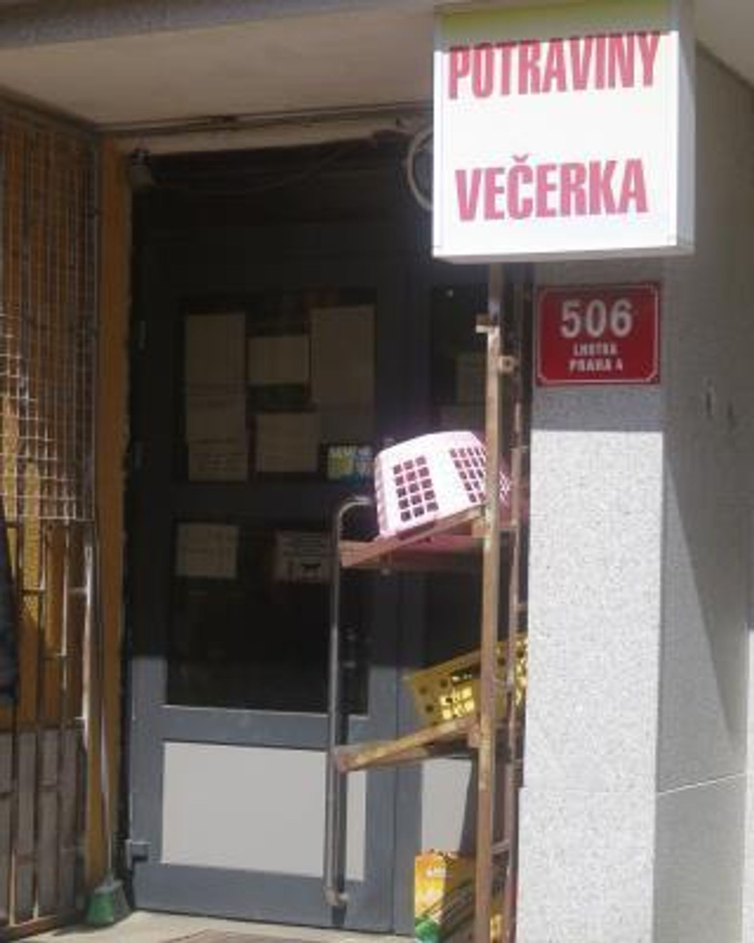 Soi Le Thi, Praha - GALERIE: Uzavřené obchody (21/30)