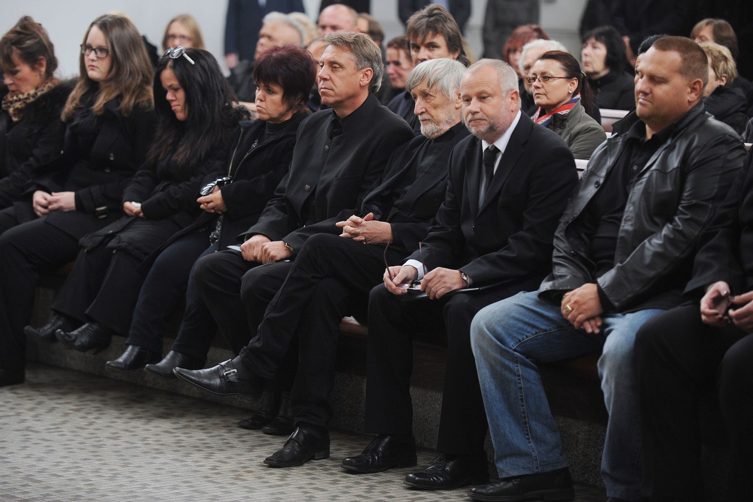 Poslední rozloučení s Jiřím Krytinářem - 1 - GALERIE: Rozloučení s Jiřím Krytinářem (19/29)