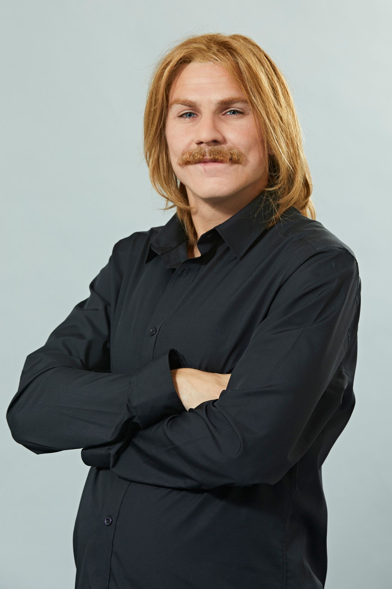 Tvoje tvář má známý hlas - portréty 9. epizody - David Gránský jako Jaromír Nohavica - GALERIE: Tvoje tvář má známý hlas - portréty 9. epizody (9/21)