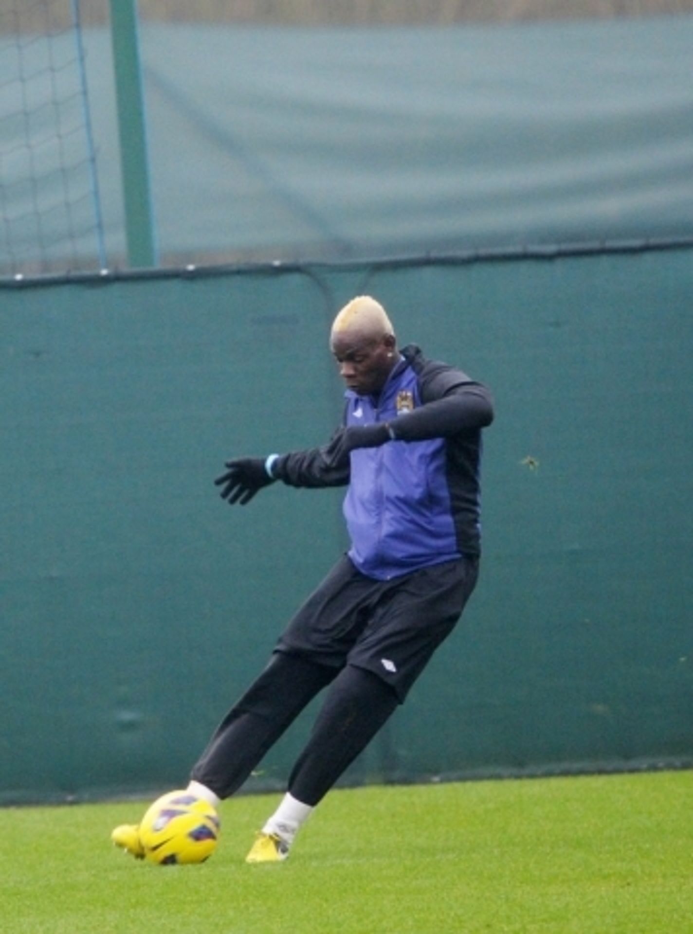 Blonďák Balotelli - 4 - GALERIE: Blonďák Balotelli (7/13)