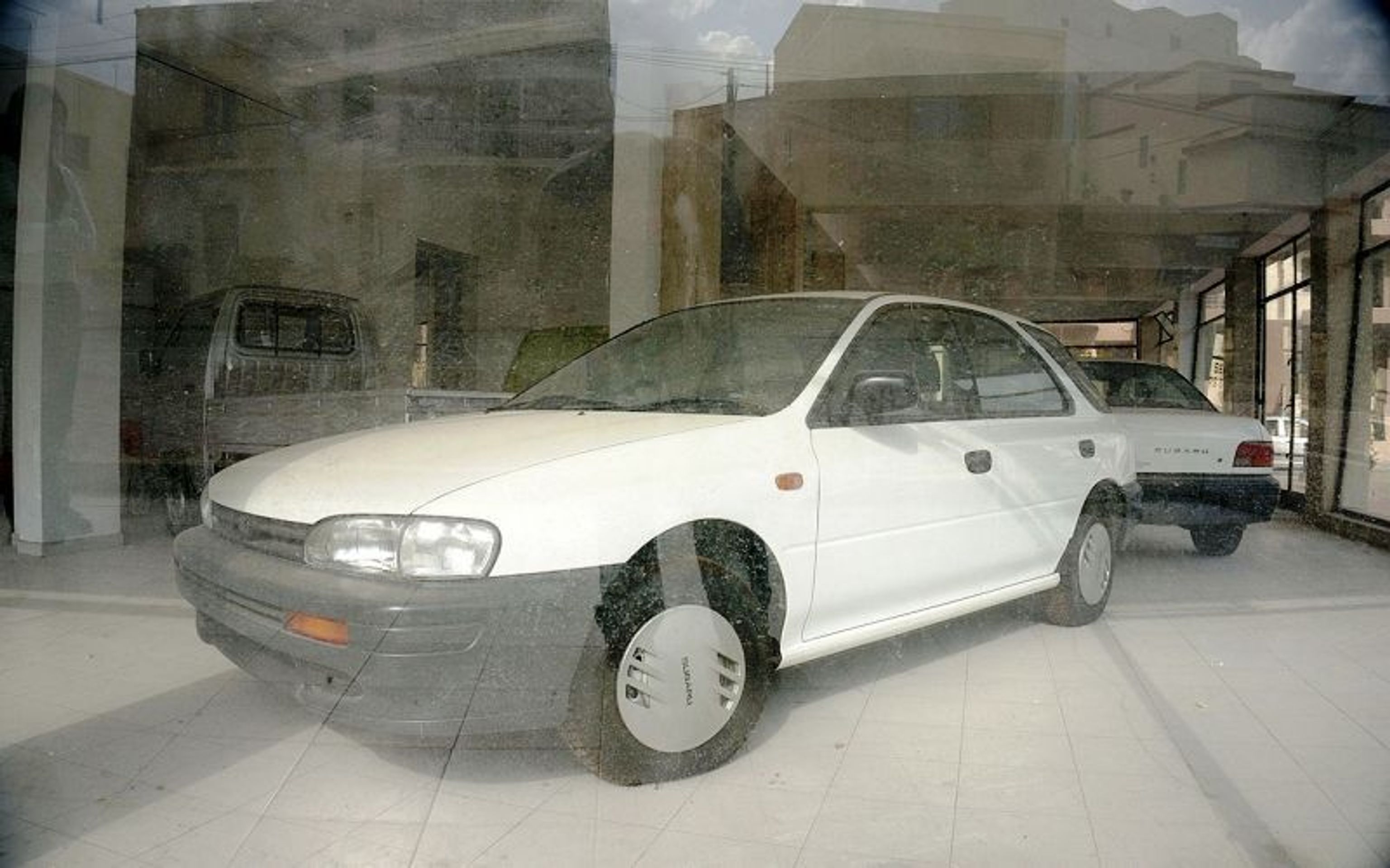 Opuštěný autosalon Subaru na Maltě - 19 - Fotogalerie: Opuštěná prodejna Subaru (6/10)