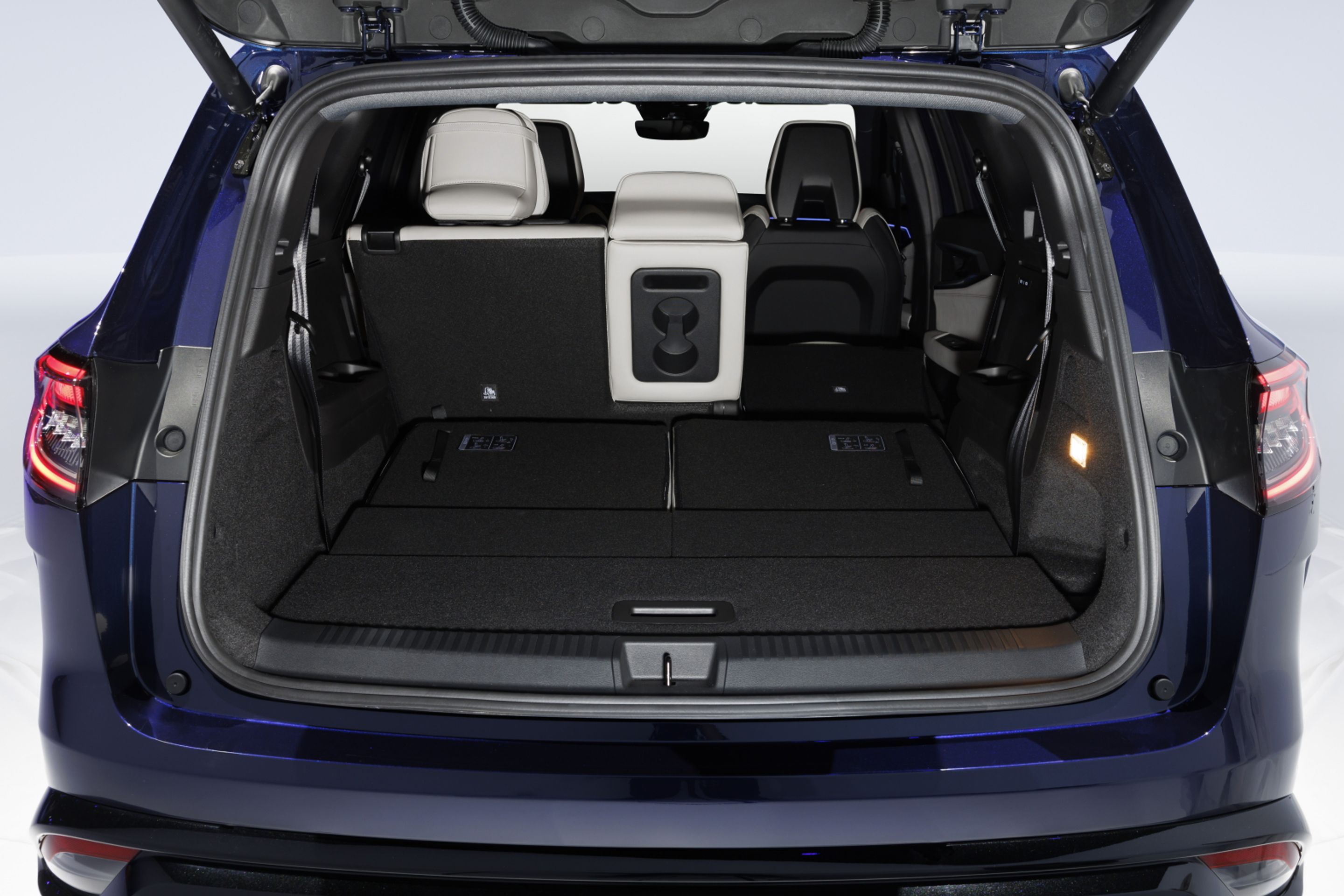 Nový Renault Espace - Nový Espace má být cestovatelským salónkem na kolech (14/15)