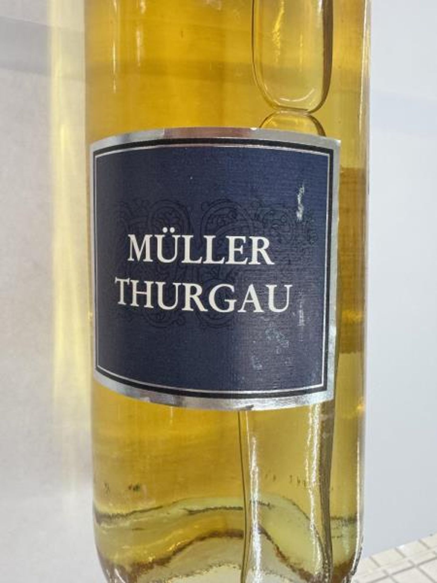 Müller Thurgau - víno bílé, suché, alk. 11,5%obj., víno z Maďarska (2) - Závadná vína (4/17)