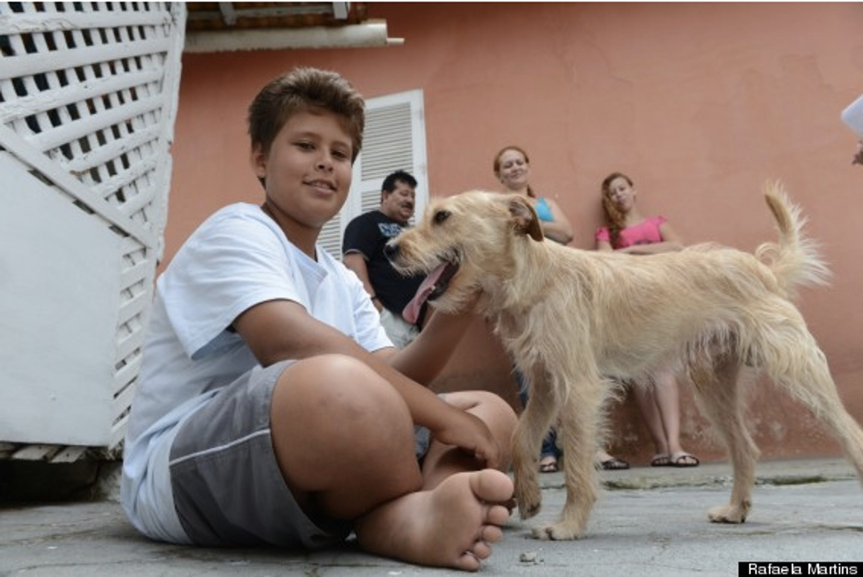 Chlapec zachránil zraněného pejska ze silnice - GALERIE: Chlapec zachránil zraněného psa ze silnice (3/3)
