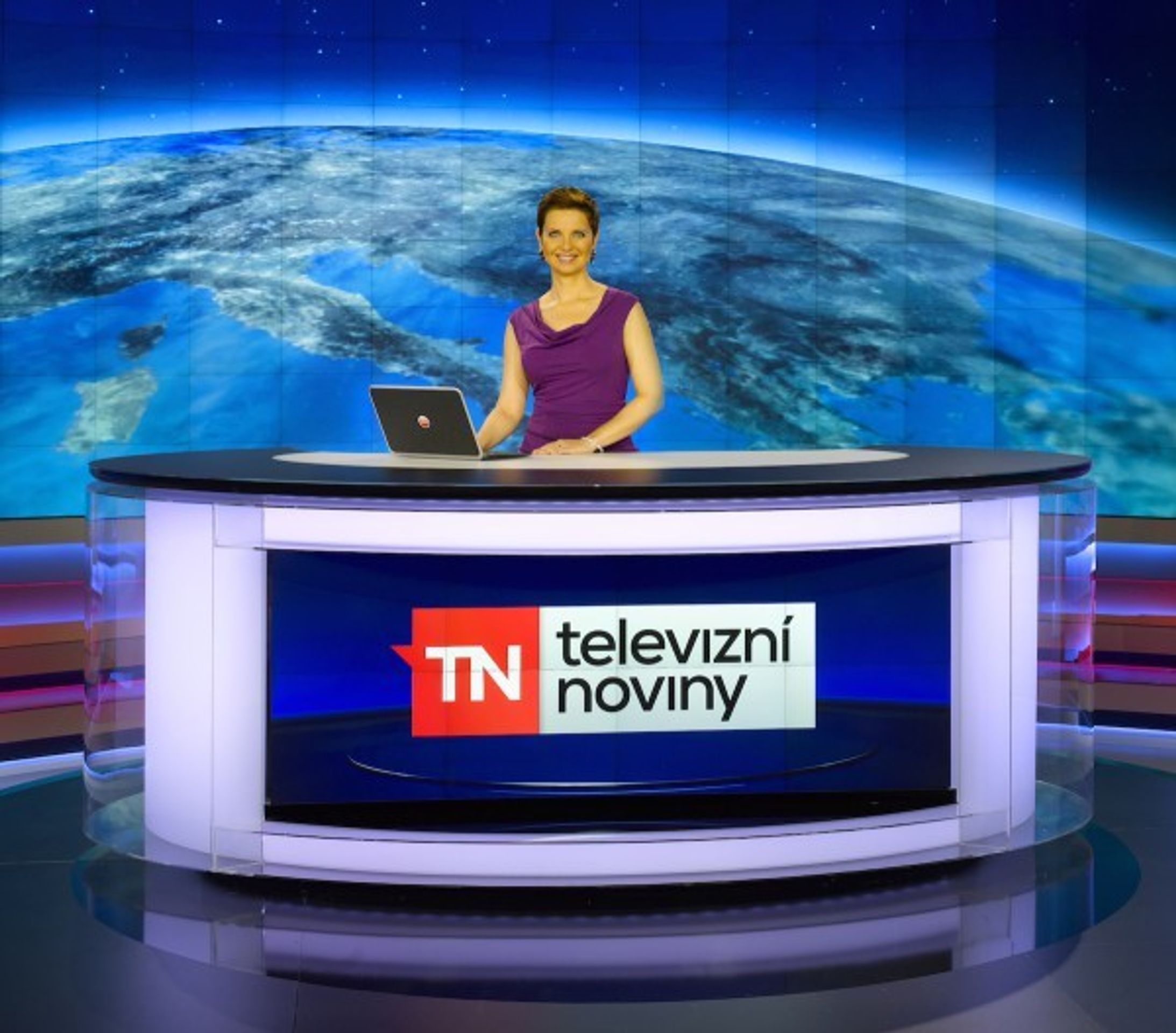 Nové studio Televizních novin - 5 - GALERIE: Díky novému studiu posouvá televize Nova hranice (2/6)