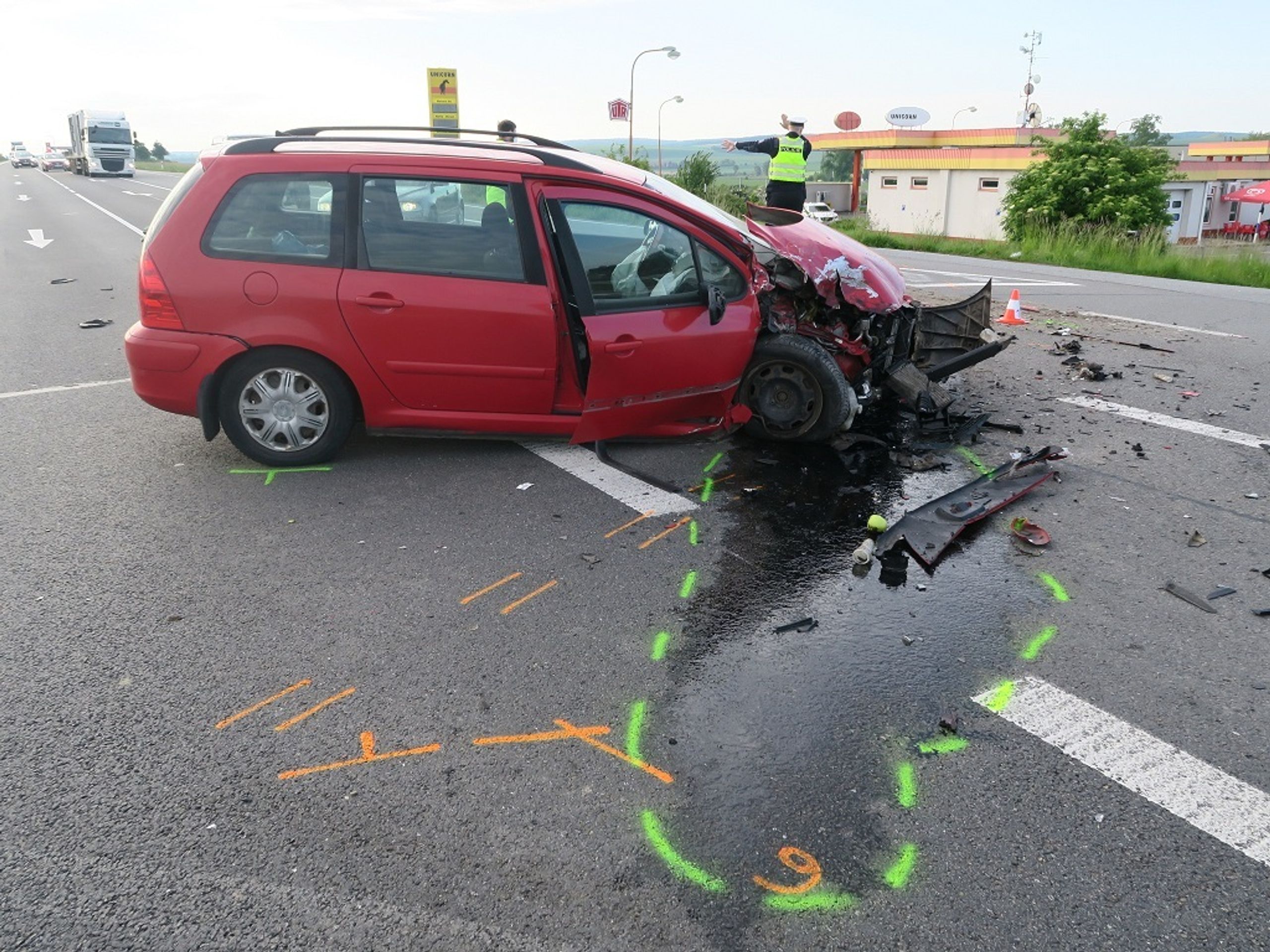 Mladík boural v odcizeném autobusu - 2 - GALERIE: Mladík boural v odcizeném autobusu (8/9)
