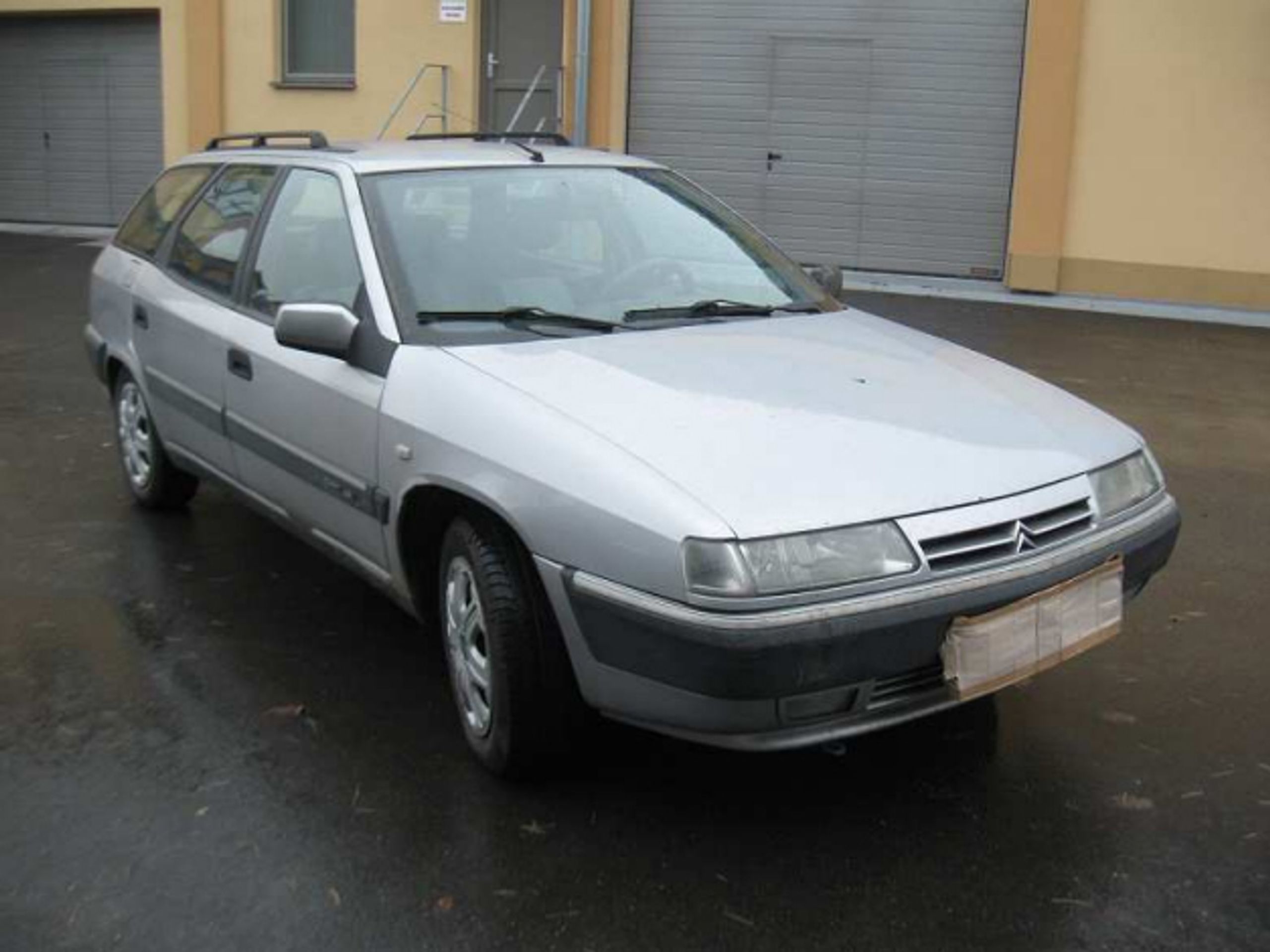 Dražba - Citroen Xantia (benzin + LPG), Vyvolávací cena: 4.000,- - GALERIE: Dražba motorových vozidel (1/51)