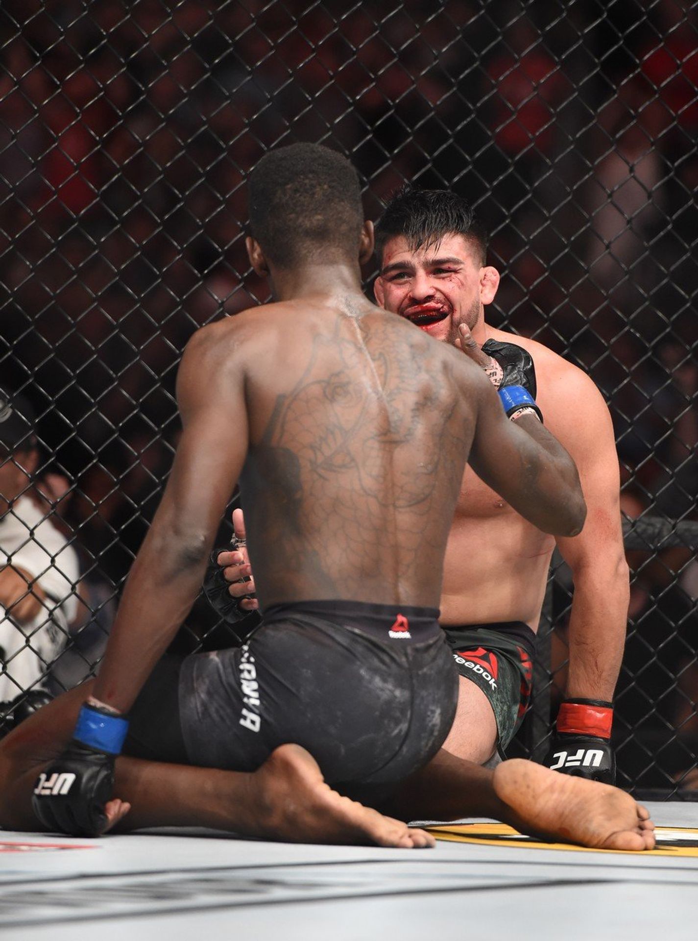 Israel Adesanya a Kevin Gastelum 3 - GALERIE: Israel Adesanya a Kelvin Gastelum (2/3)