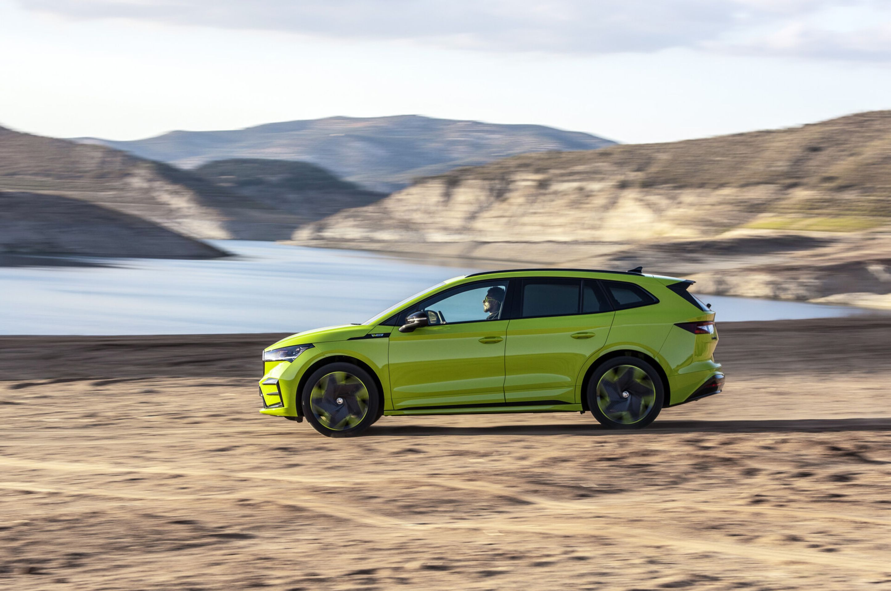 Škoda Enyaq RS iV - Enyaq konečně vyjíždí jako sportovní "ereso" (10/23)