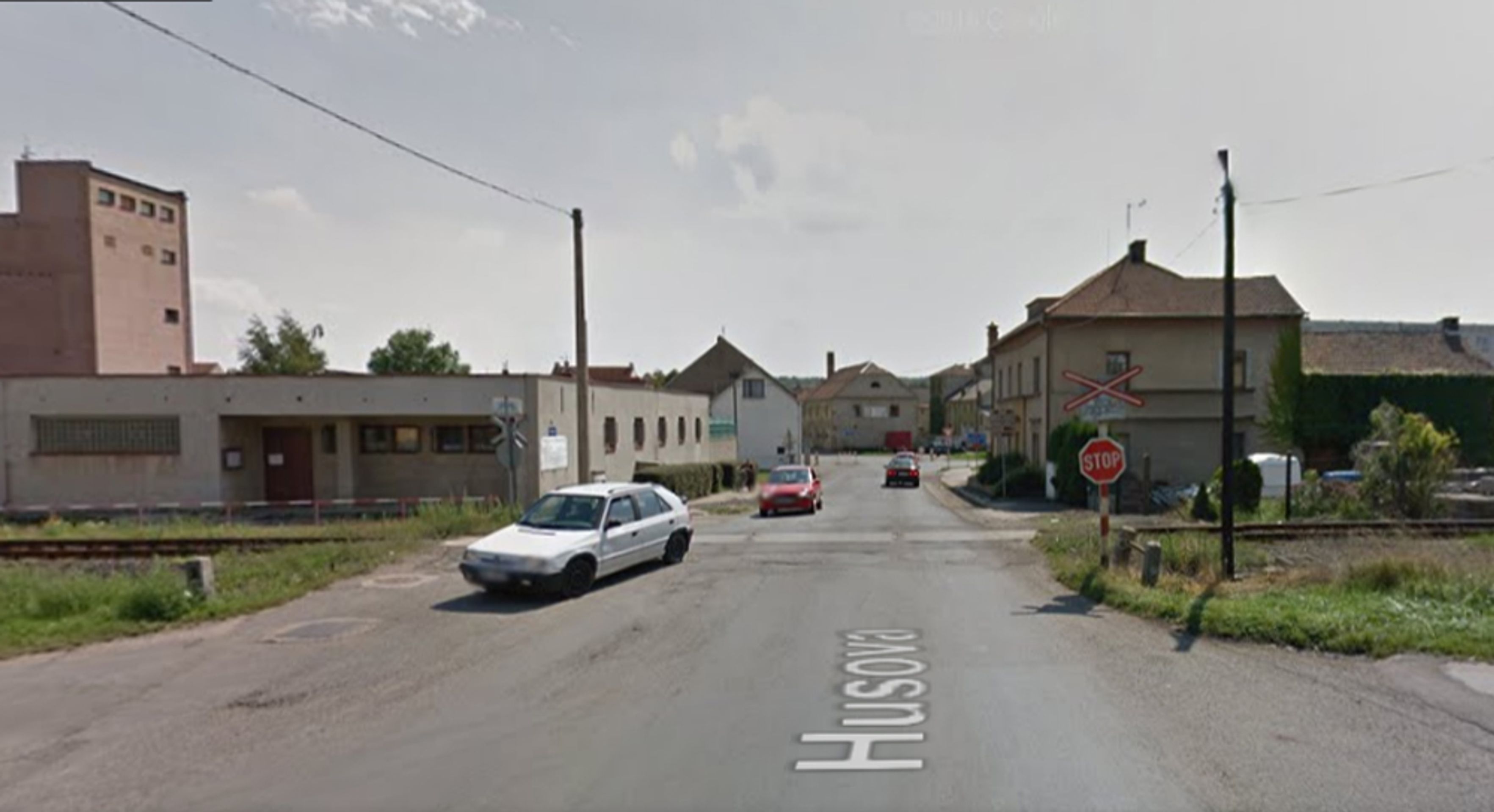 Nebezpečné přejezdy: P 2309, Lovosice - Louny, Ústecký kraj - přejezd bez světel, ŘEŠENÍ: se závorami. DŮVOD: Jedná se o frekventovaný přejezd v zastavěné městské oblasti, nehodovost - GALERIE: Nebezpečné přejezdy - Liberecký kraj, Ústecký kraj, Karlovarský kraj, Plzeňský kraj (5/11)