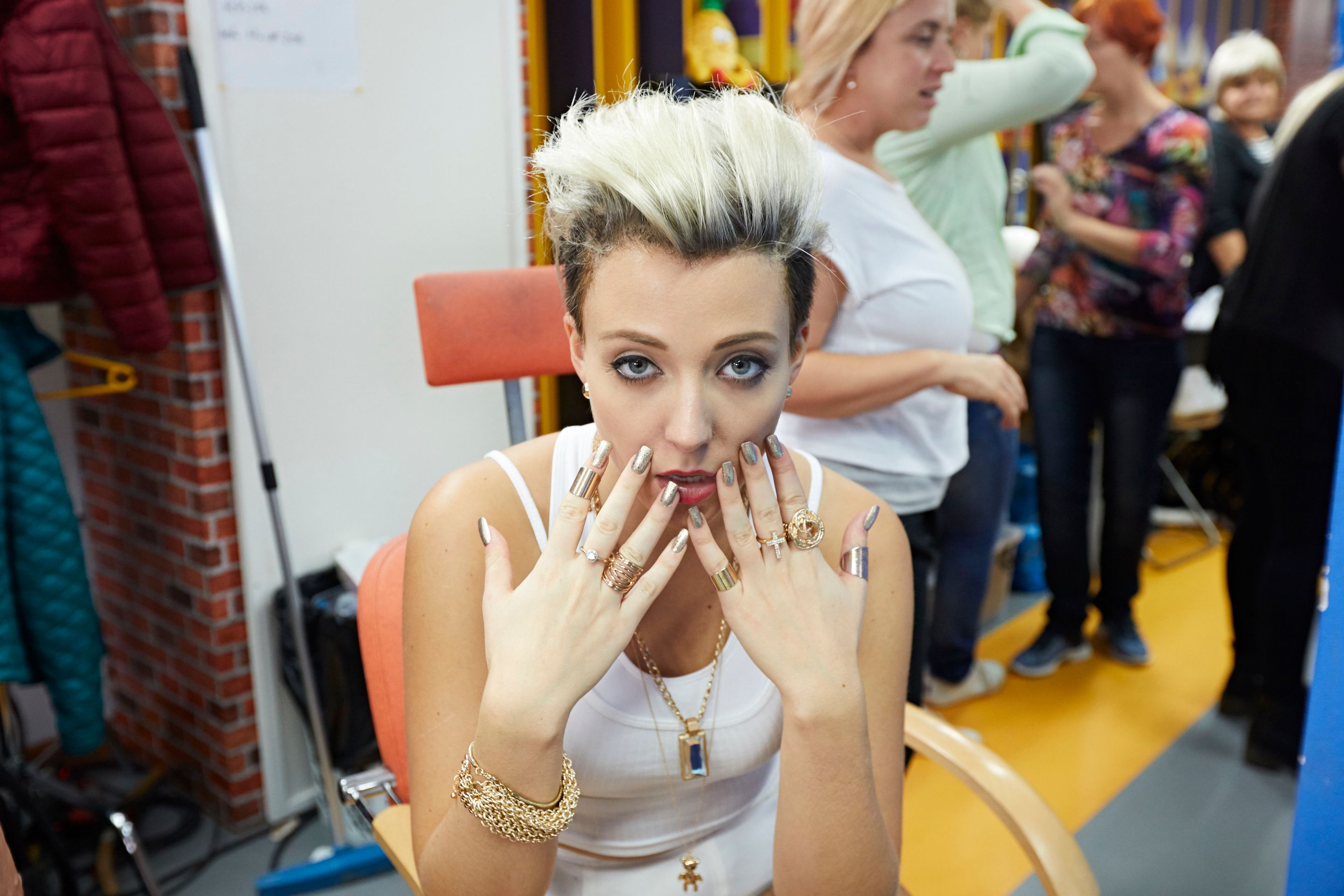 Anna Slováčková jako Miley Cyrus - 2 - GALERIE: Anna Slováčková jako Miley Cyrus (2/8)