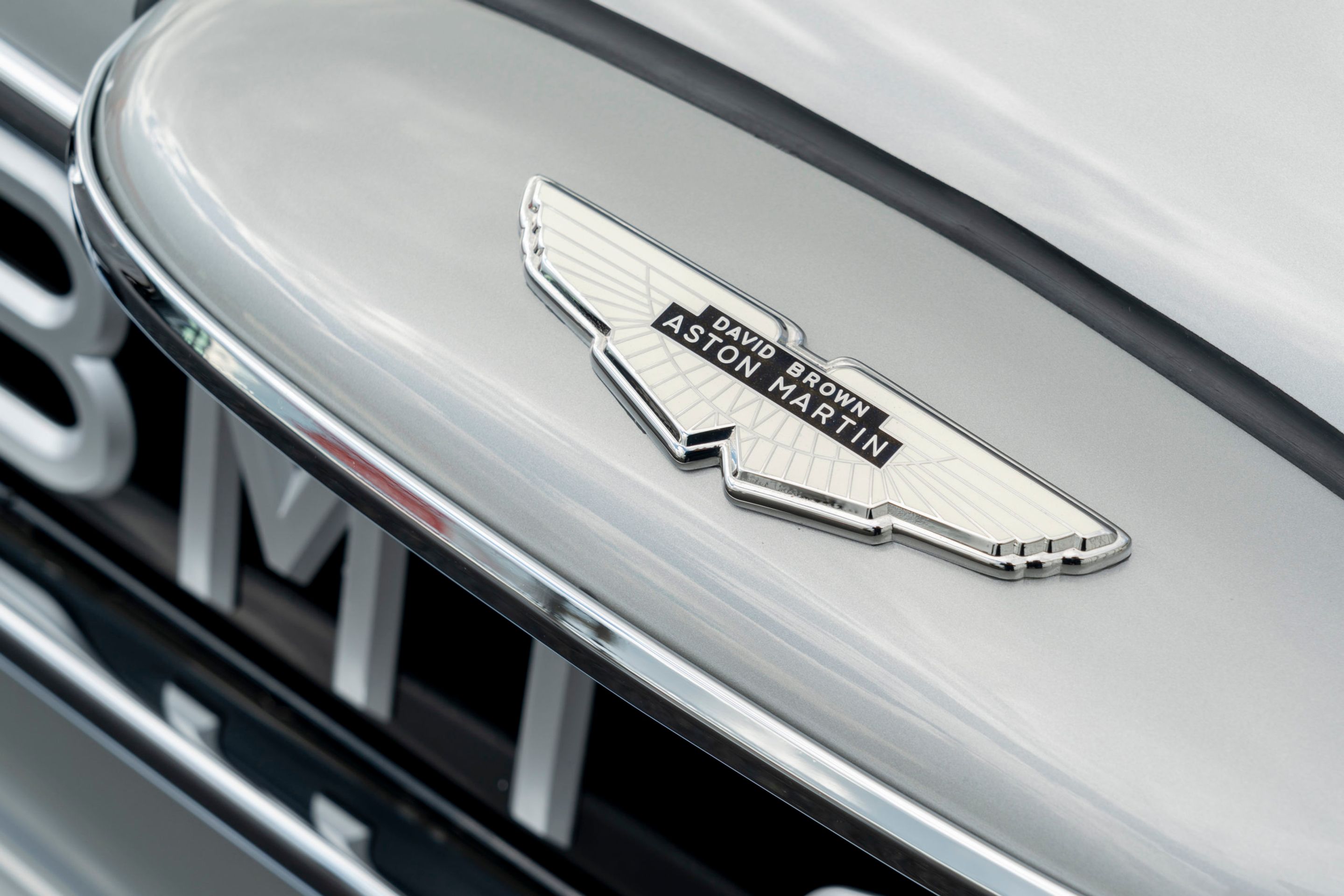 Aston Martin DB5 podle Jamese Bonda - 65 - Fotogalerie: Prohlédněte si výzbroj Aston Martin DB5 podle Jamese Bonda (11/32)
