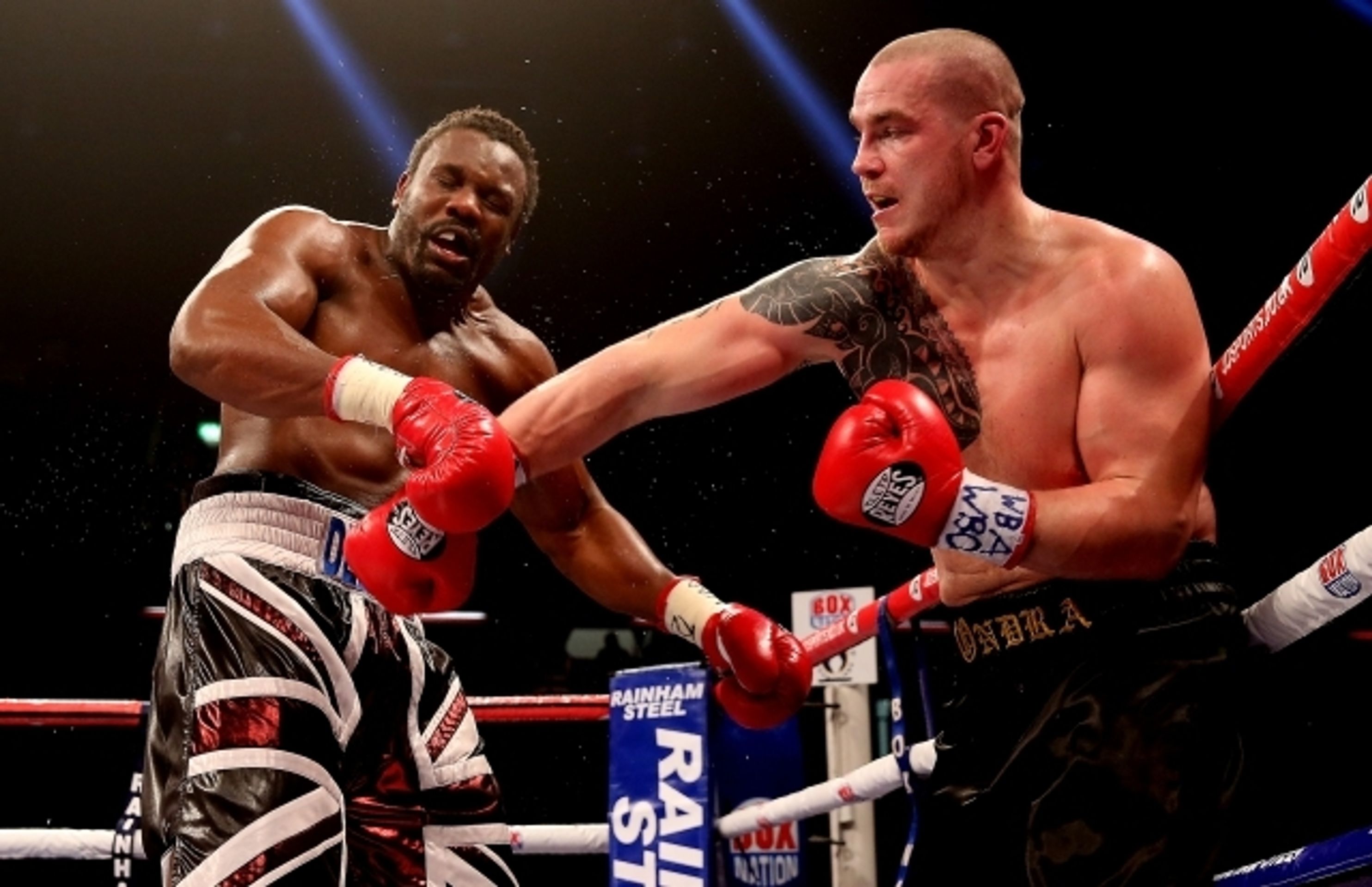Ondřej Pála vs. Dereck Chisora - 3 - GALERIE: Ondřej Pála vs. Dereck Chisora (3/9)