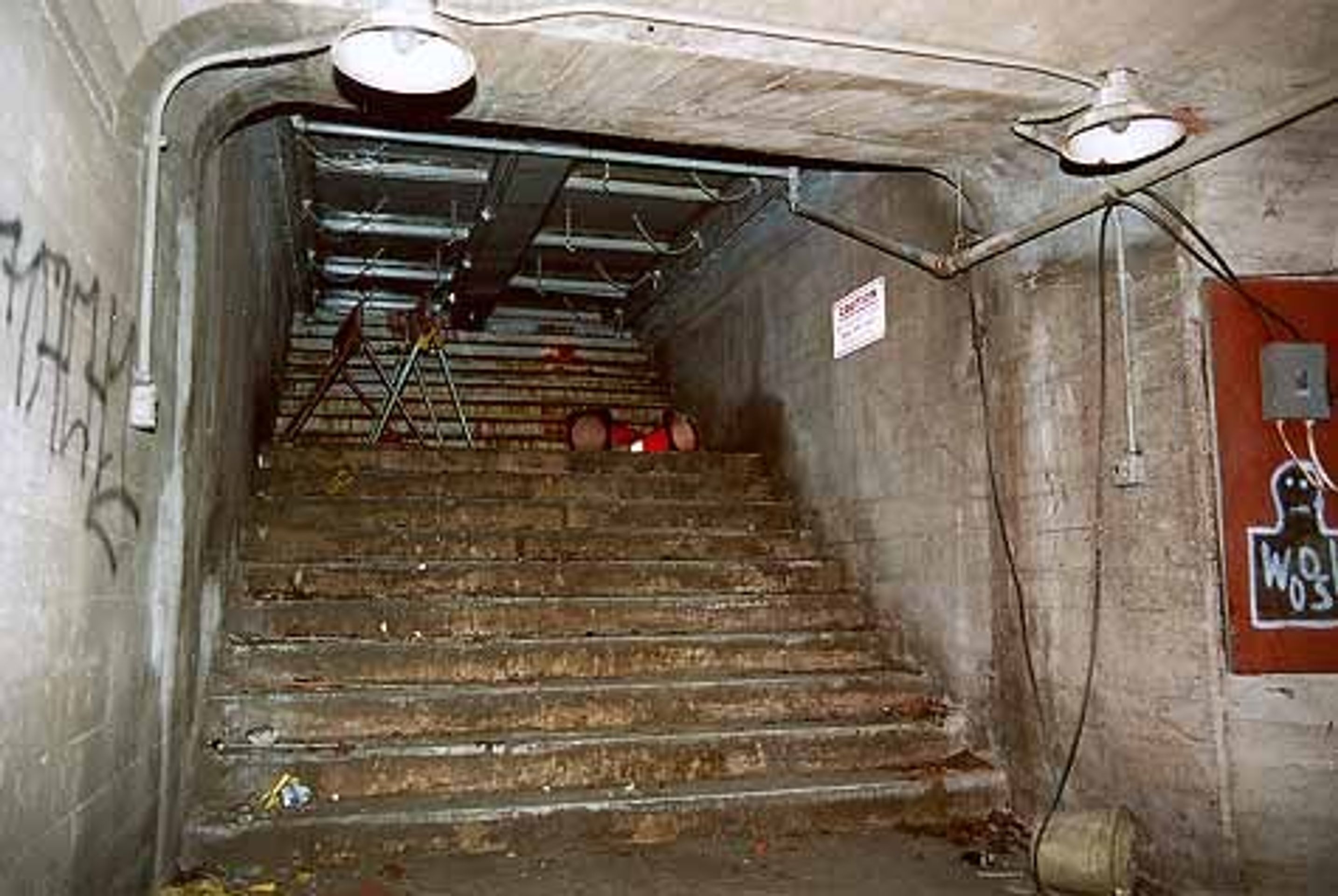 Opuštěné metro - 8 - GALERIE: Opuštěné metro (8/20)